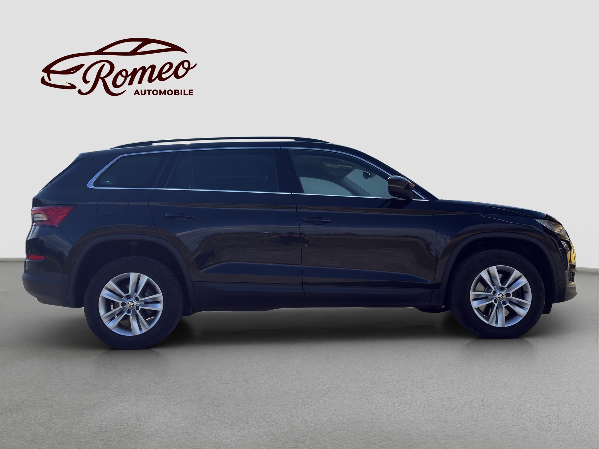 SKODA Kodiaq 2.0 TDI CR Style 4x4 DSG ** Frisch ab MFK und Service ** CH Auto ** 1. Hand **-image-5