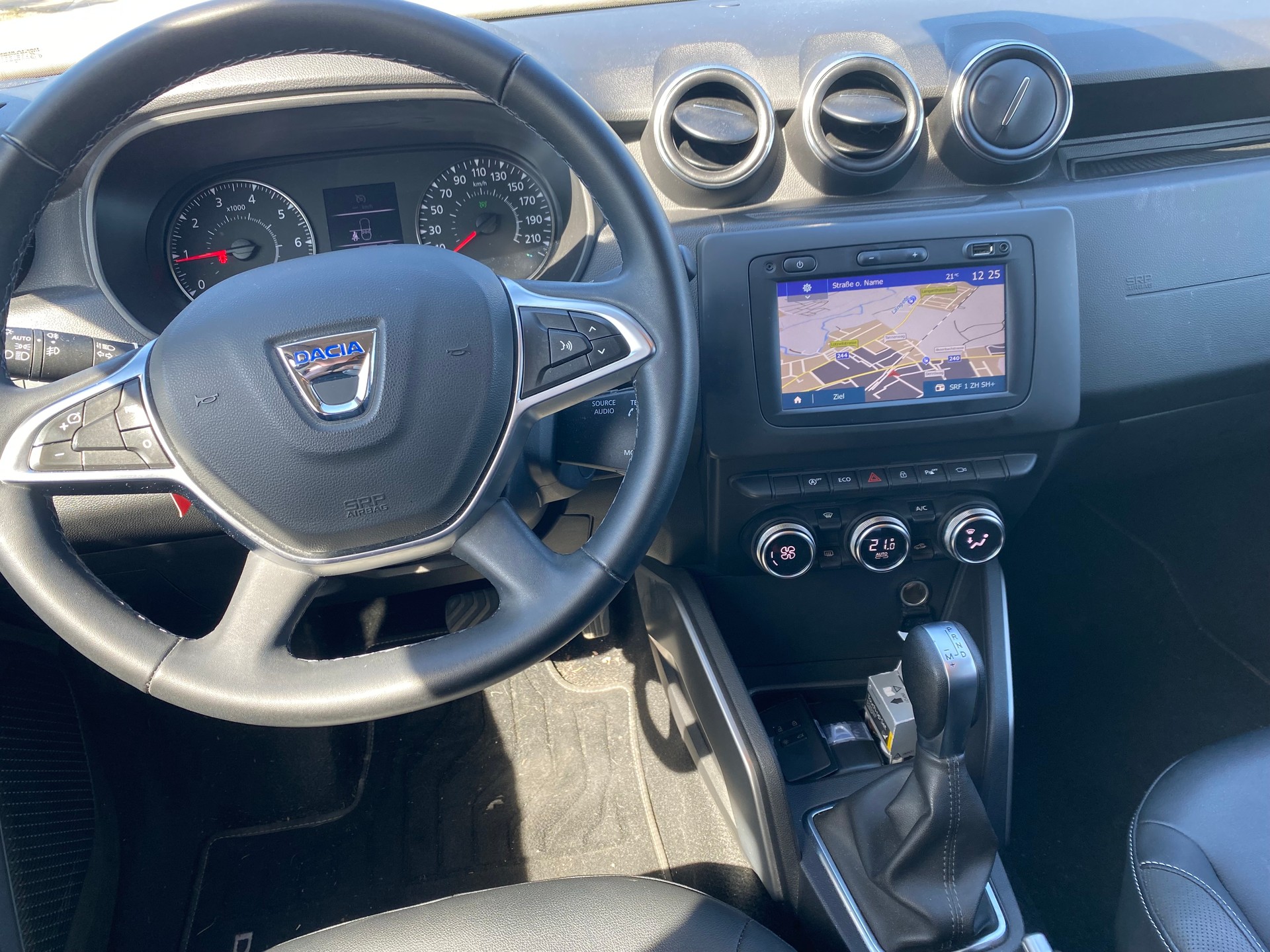 DACIA Duster 1.5 dCi Fischer man's Friend 4x2 EDC-image-5