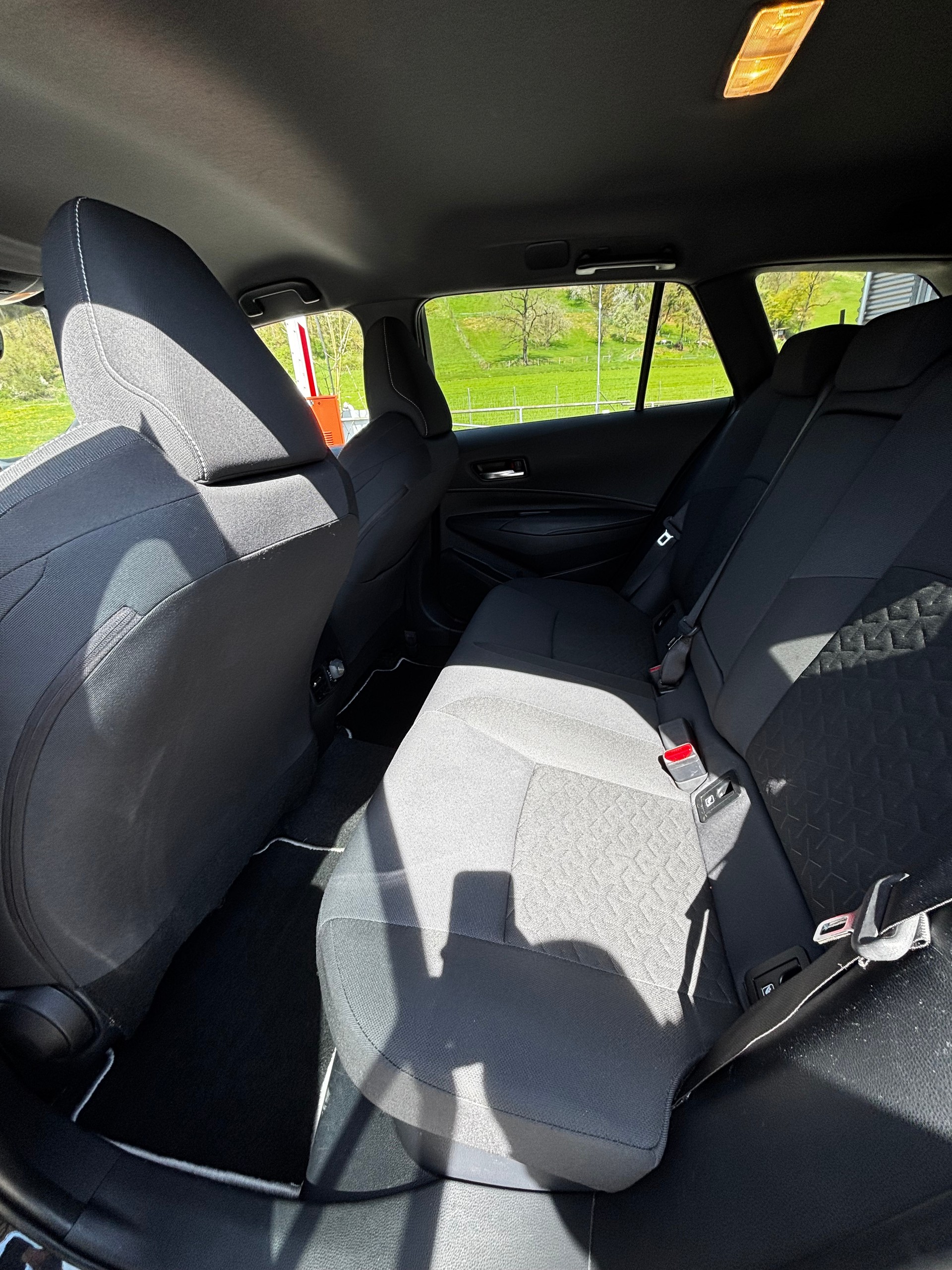 TOYOTA Corolla Touring Sports 1.8 HSD Trend e-CVT-image-12