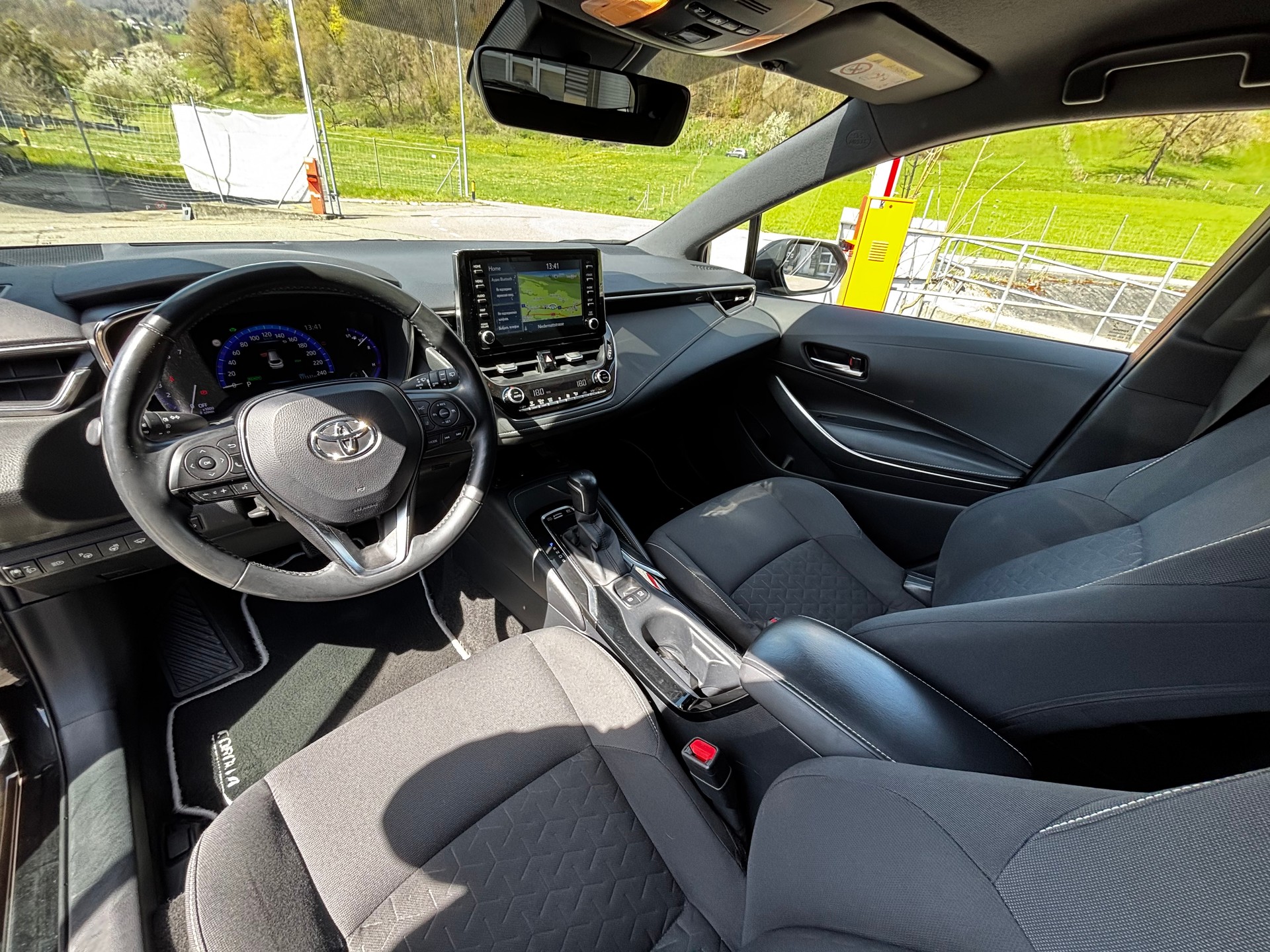 TOYOTA Corolla Touring Sports 1.8 HSD Trend e-CVT-image-9
