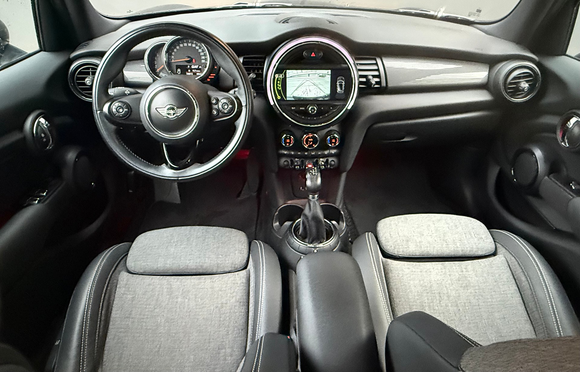 MINI Cooper D Steptronic-image-4