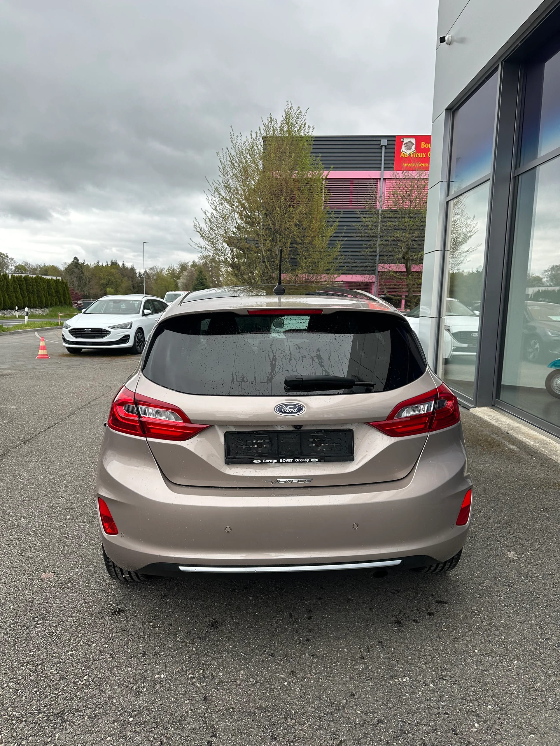 FORD Fiesta 1.0 EcoB 125 Vignale-image-4