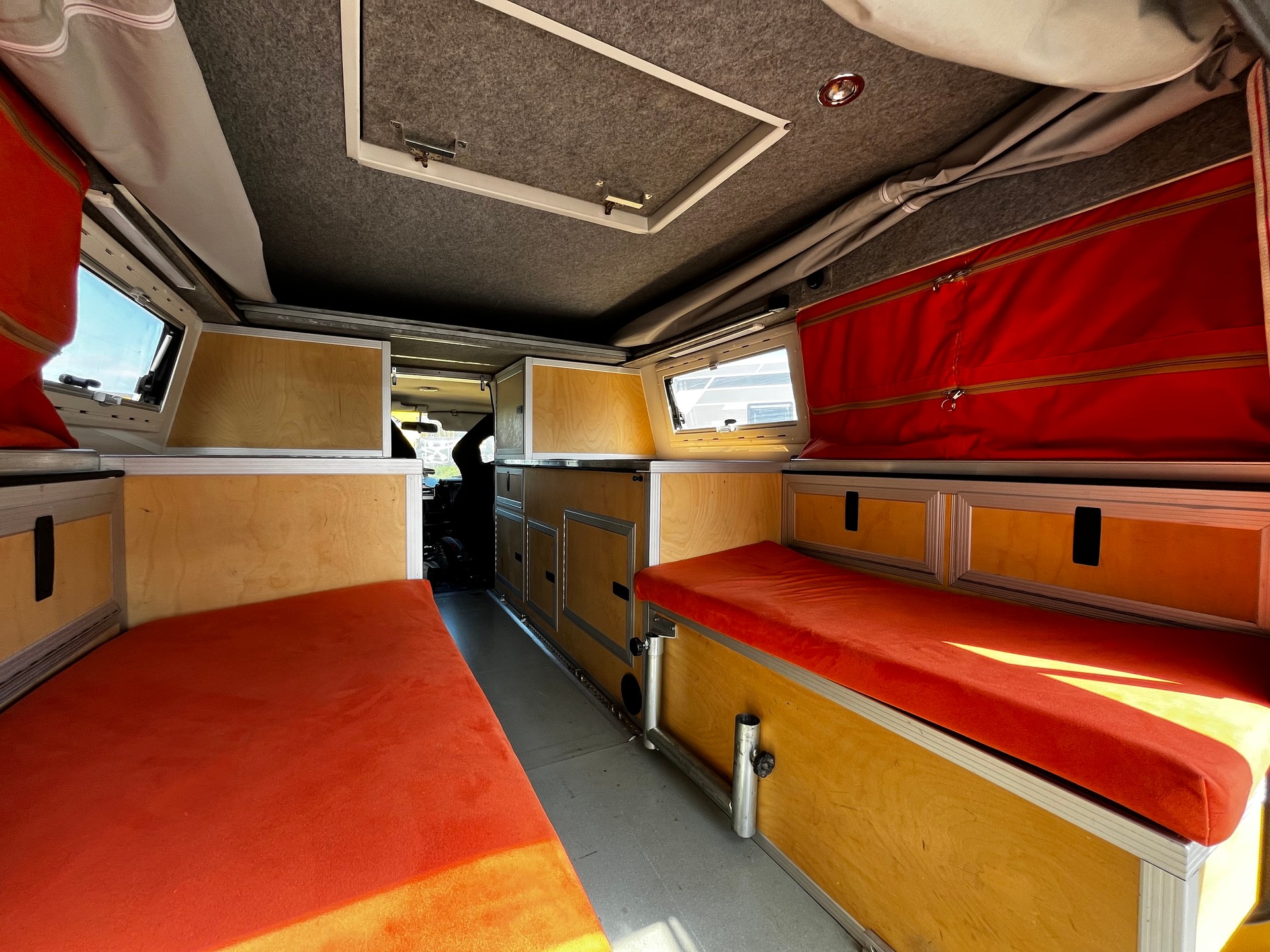 TOYOTA HZJ79 Innovation Camper-image-3