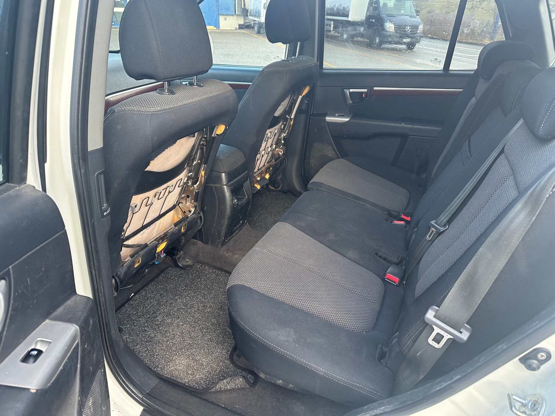 HYUNDAI Santa Fe 2.2 CRDi Premium 4WD Automatic-image-12