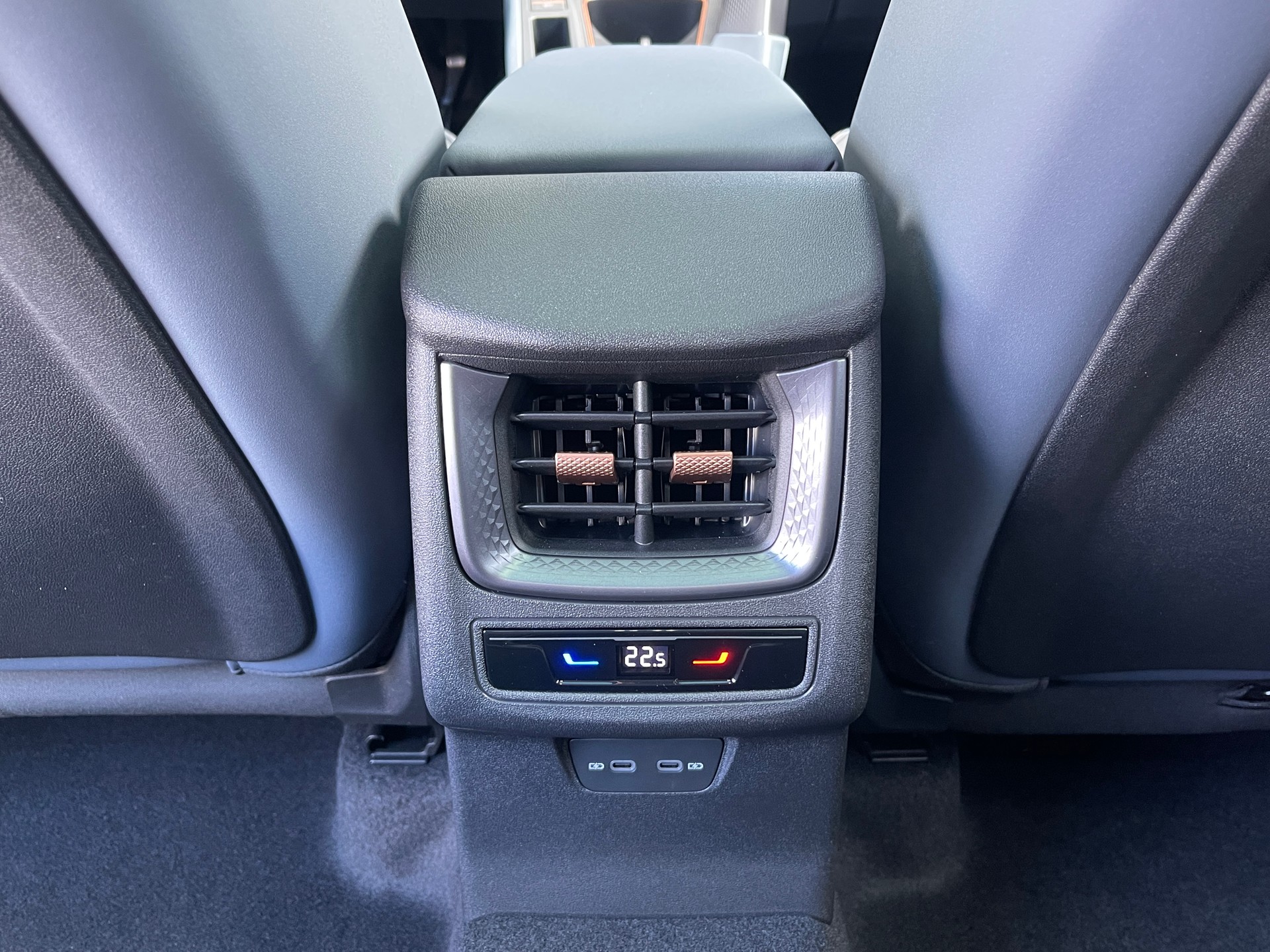 CUPRA Terramar 1.5 eTSI DSG-image-13