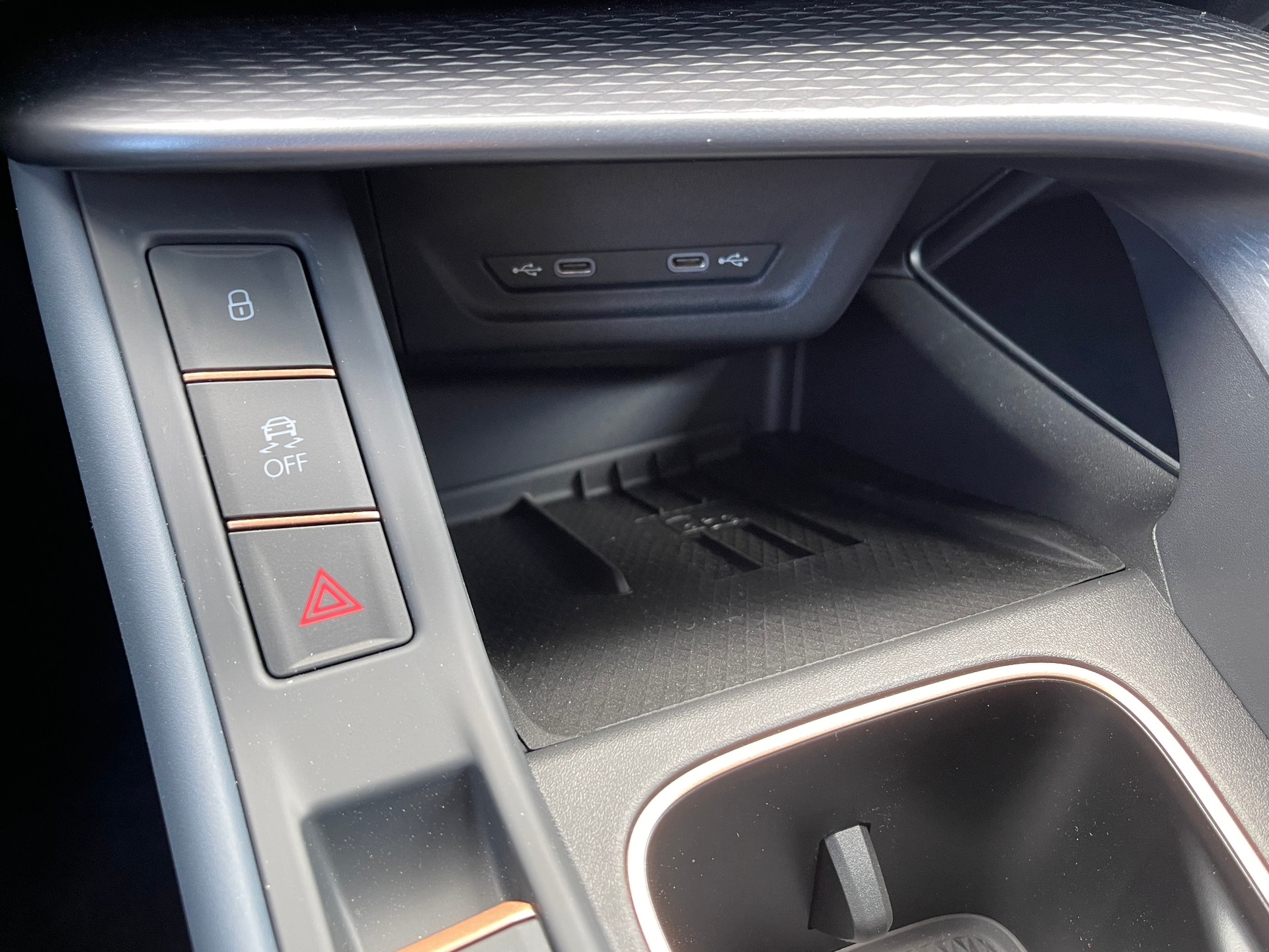 CUPRA Terramar 1.5 eTSI DSG-image-19