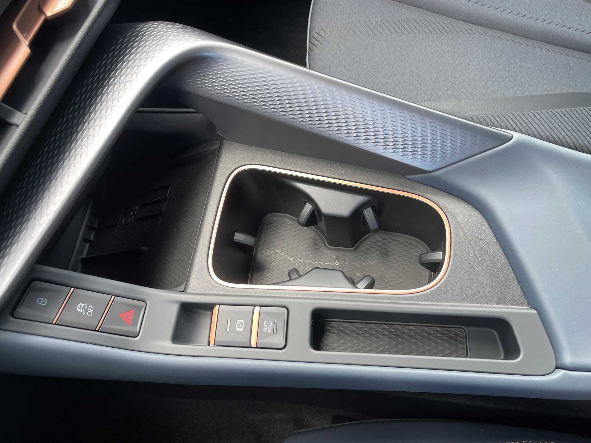 CUPRA Terramar 1.5 eTSI DSG-image-18