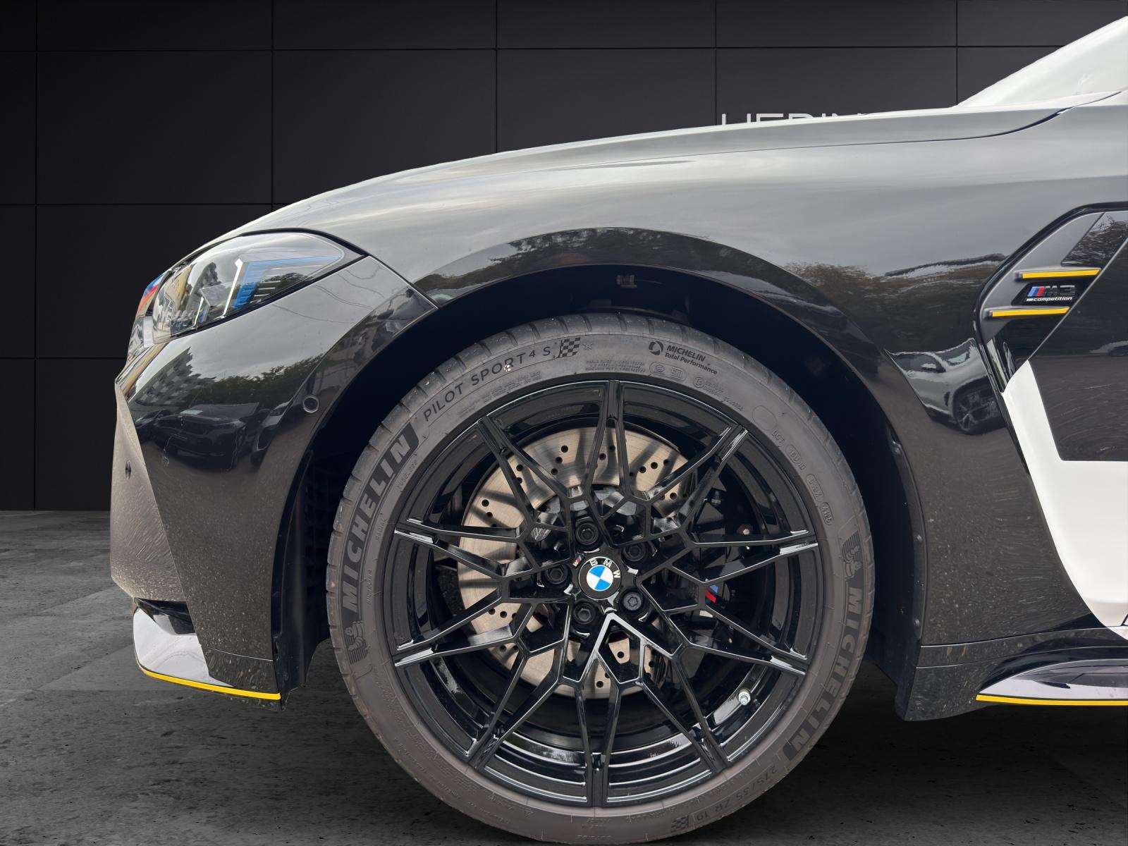 BMW M3 Competition xDrive Touring-image-4