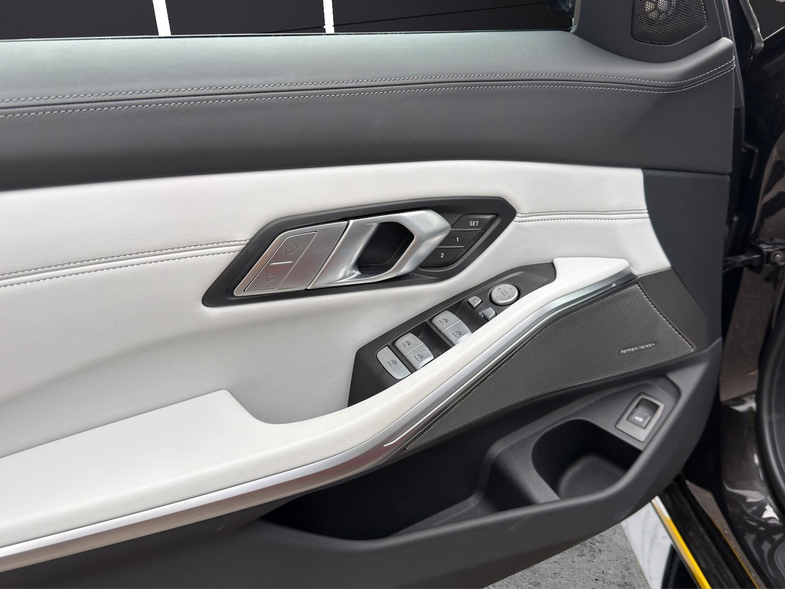 BMW M3 Competition xDrive Touring-image-7