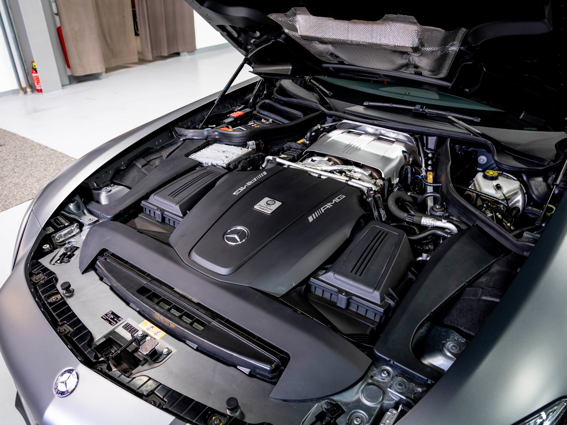 MERCEDES-BENZ AMG GT S Edition 1 Speedshift DCT-image-29