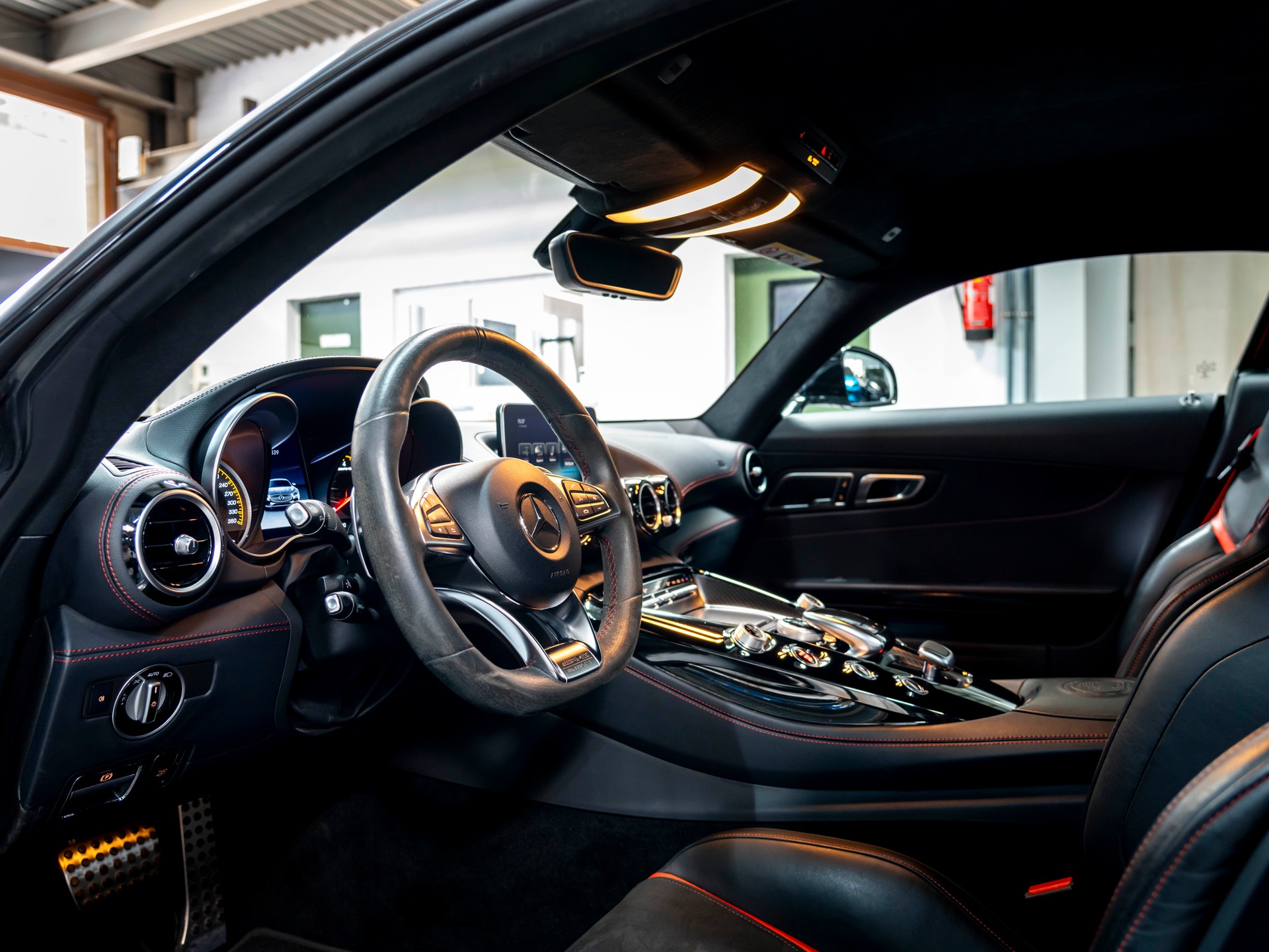 MERCEDES-BENZ AMG GT S Edition 1 Speedshift DCT-image-18