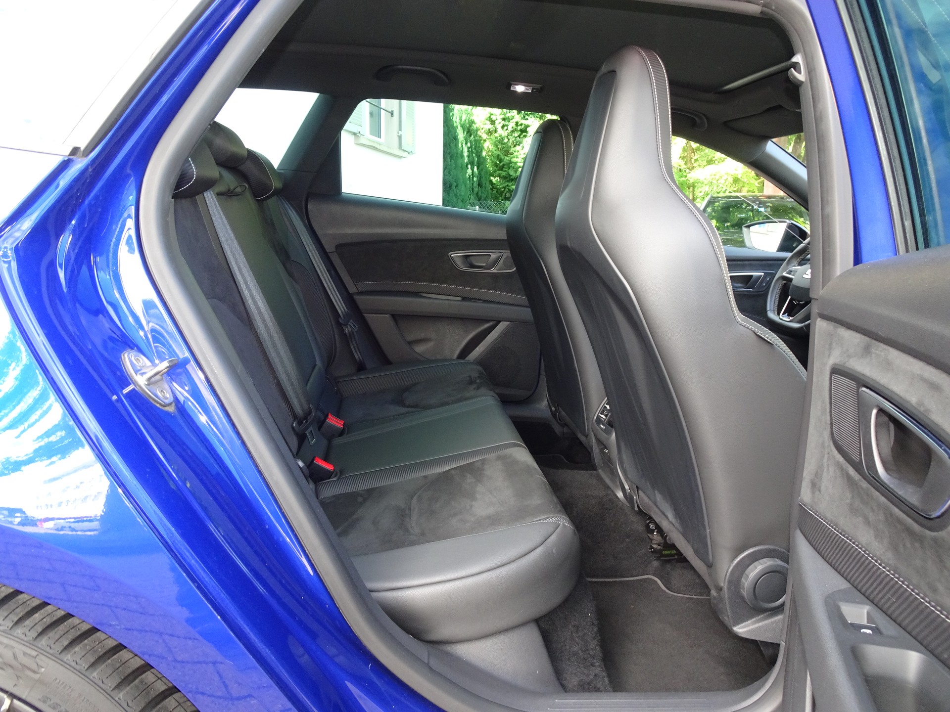 SEAT Leon ST 2.0 TSI Cupra 370 ABT 4 Drive DSG-image-11