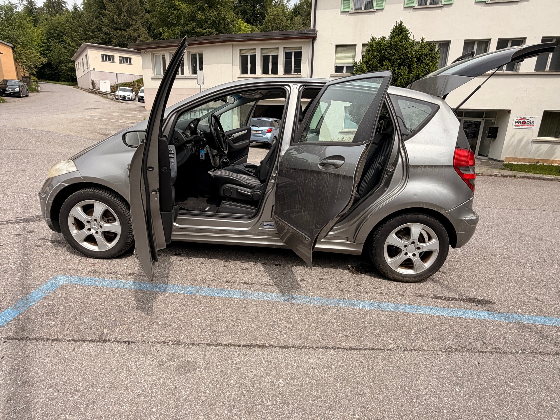 MERCEDES-BENZ A 200 Avantgarde-image-15