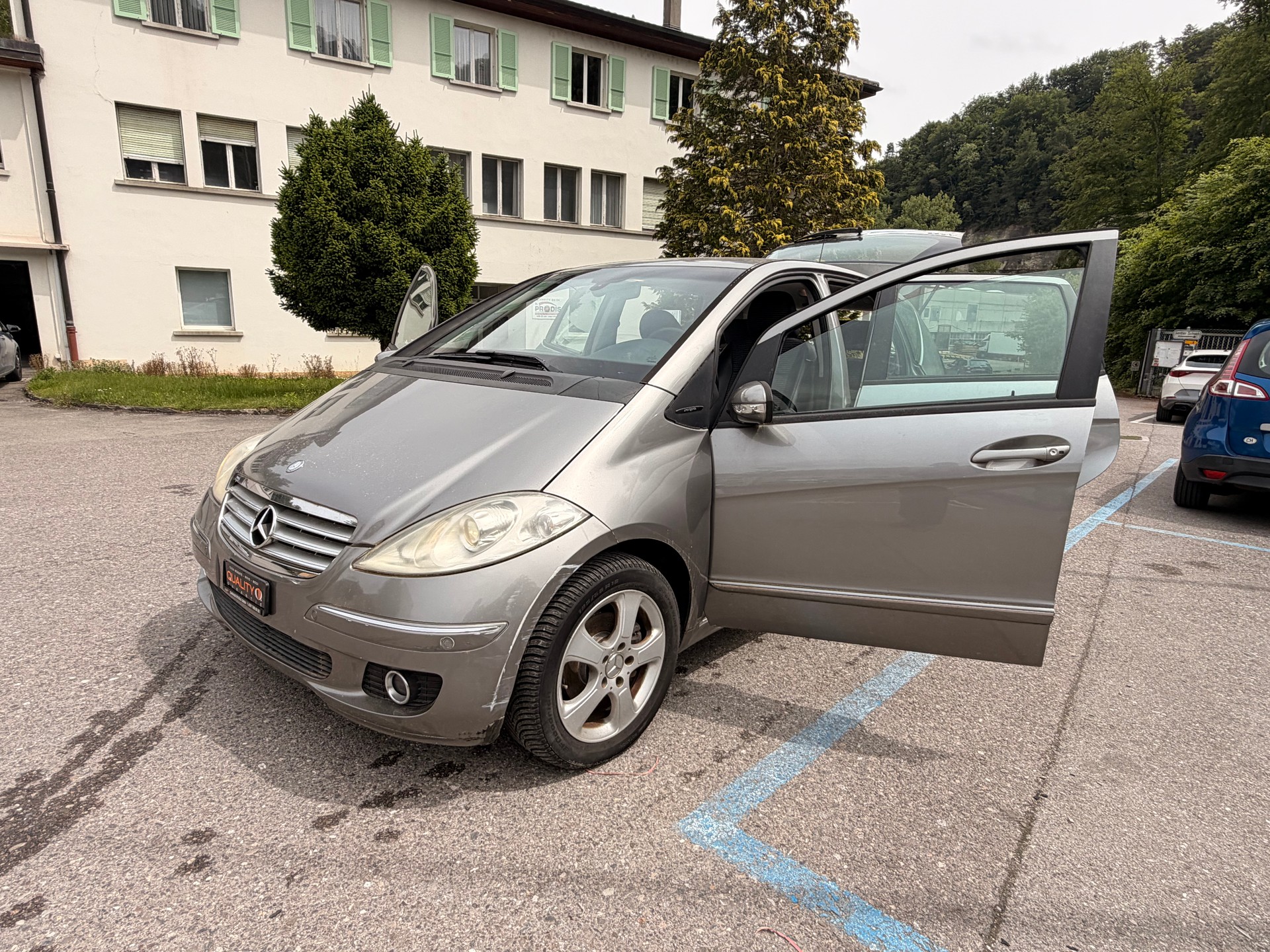 MERCEDES-BENZ A 200 Avantgarde-image-14