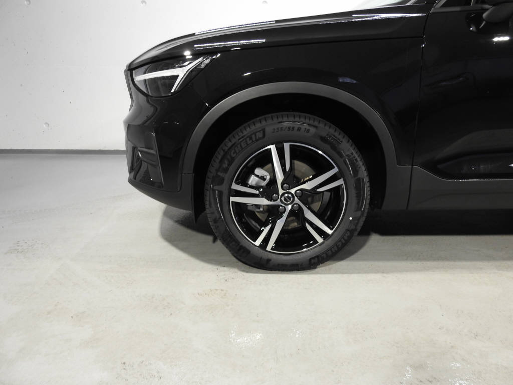 VOLVO XC40 2.0 B3 MH Core-image-12