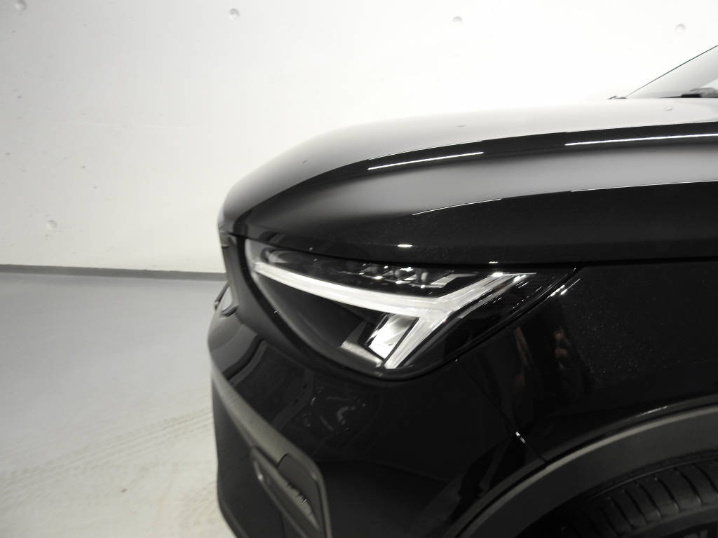 VOLVO XC40 2.0 B3 MH Core-image-11