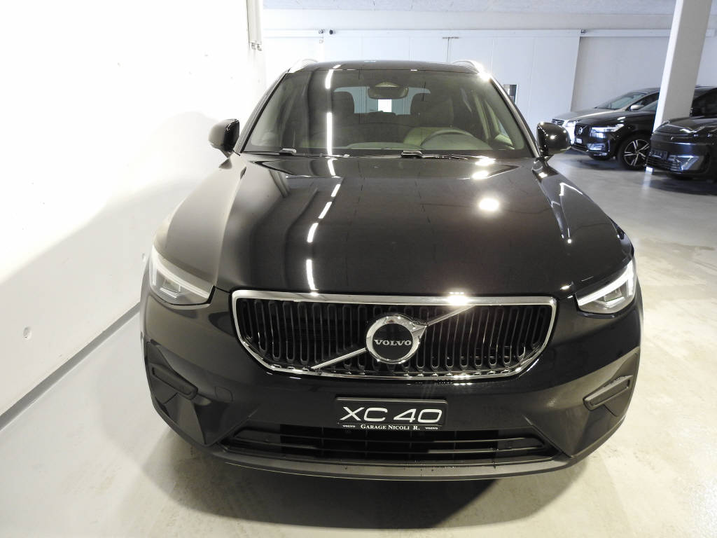 VOLVO XC40 2.0 B3 MH Core-image-1
