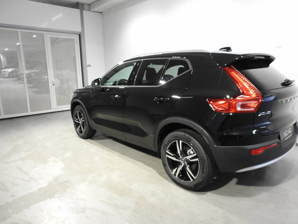 VOLVO XC40 2.0 B3 MH Core-image-11