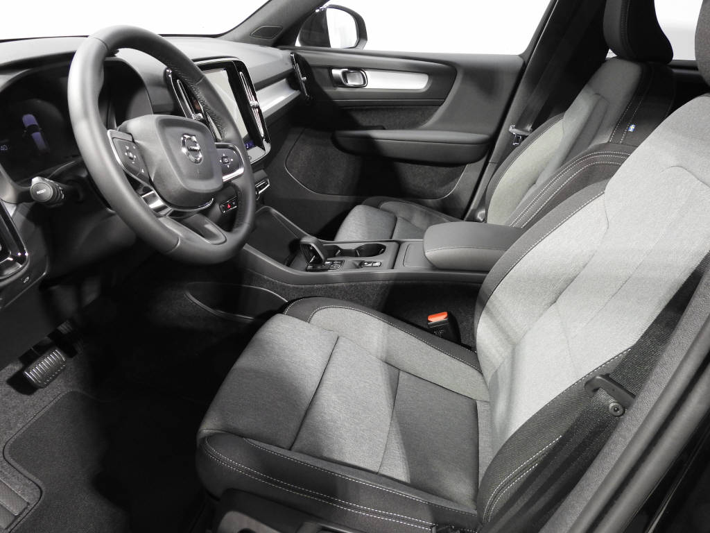 VOLVO XC40 2.0 B3 MH Core-image-19