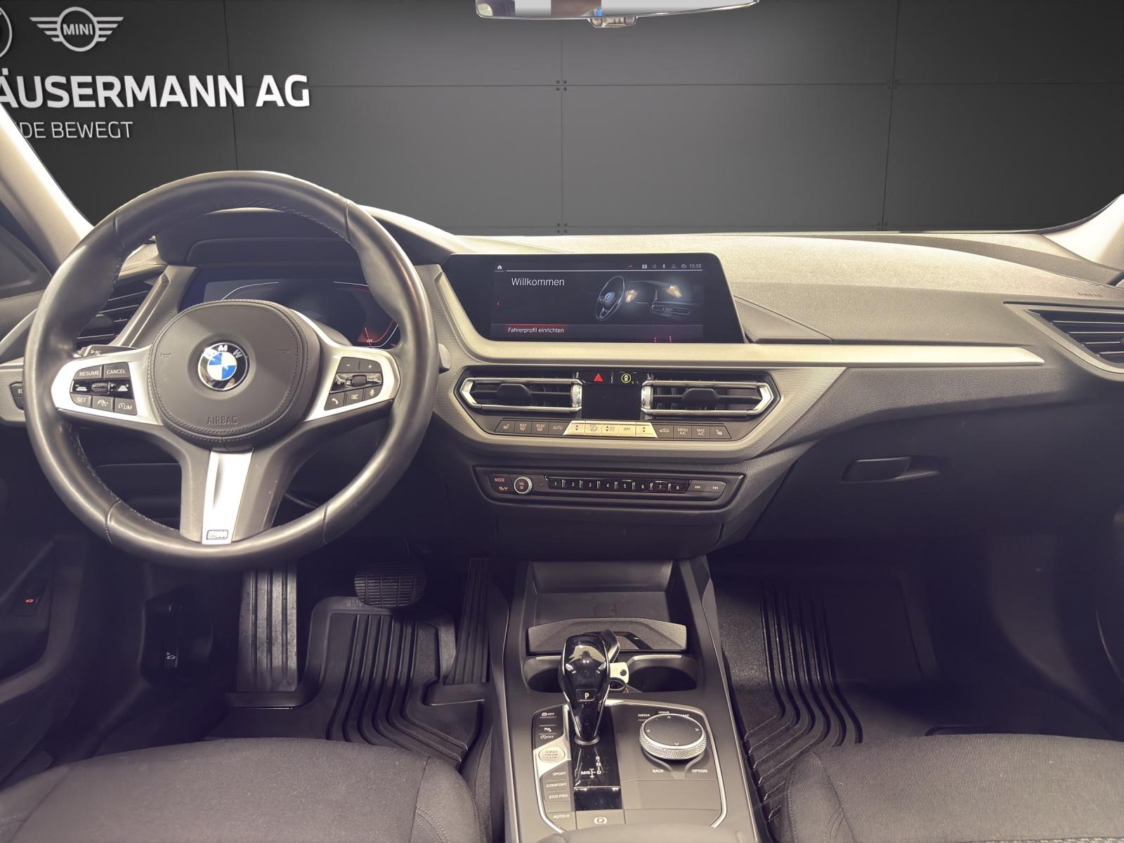 BMW 118i-image-7