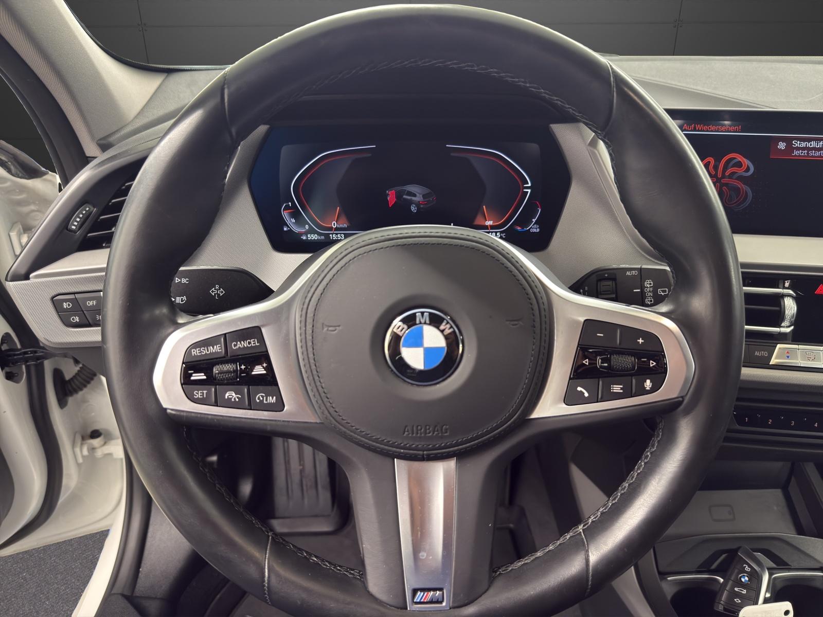 BMW 118i-image-12