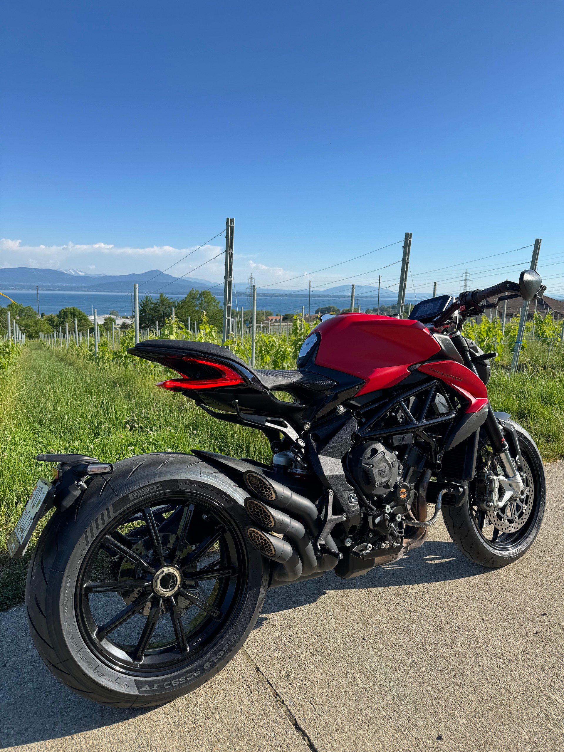 MV AGUSTA Dragster 800 Rosso-image-2