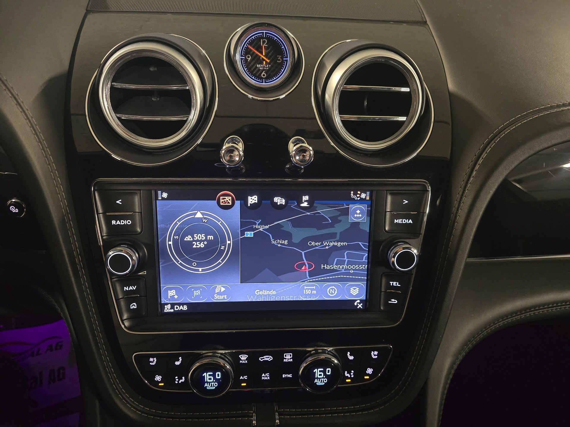 BENTLEY Bentayga W12-image-14