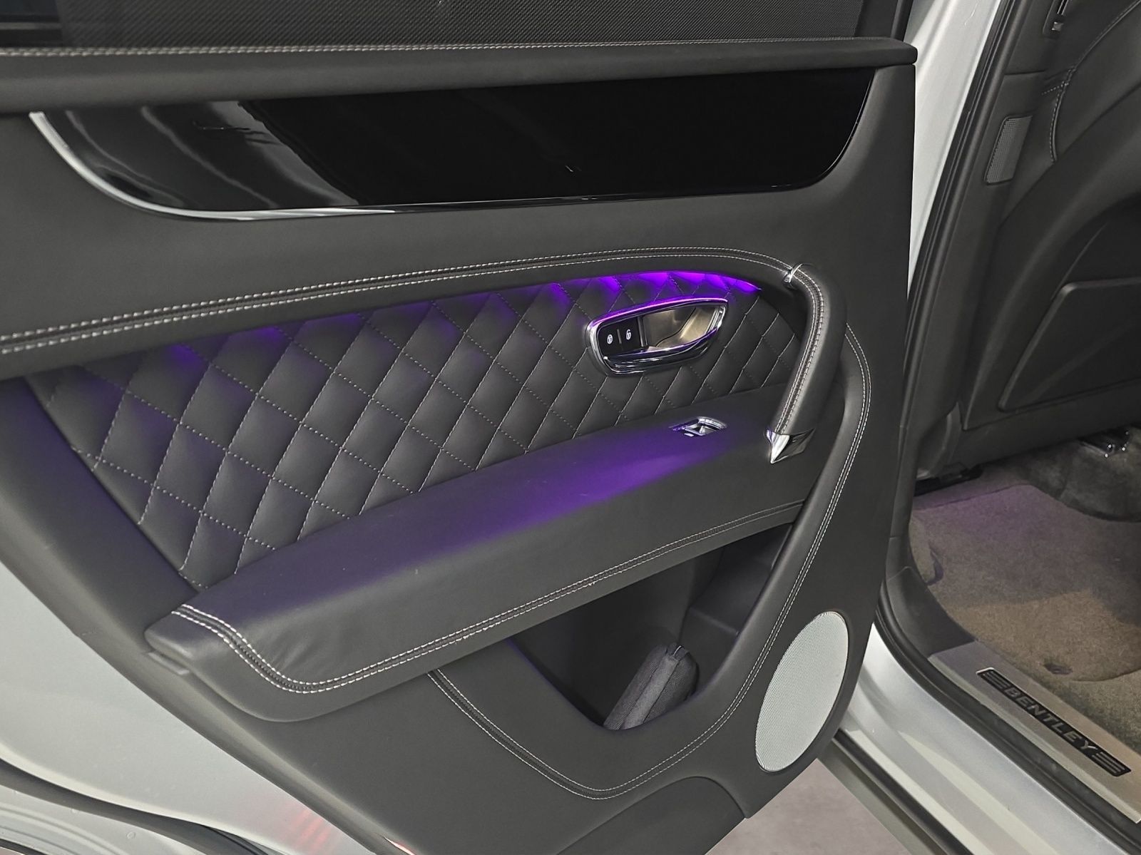 BENTLEY Bentayga W12-image-26