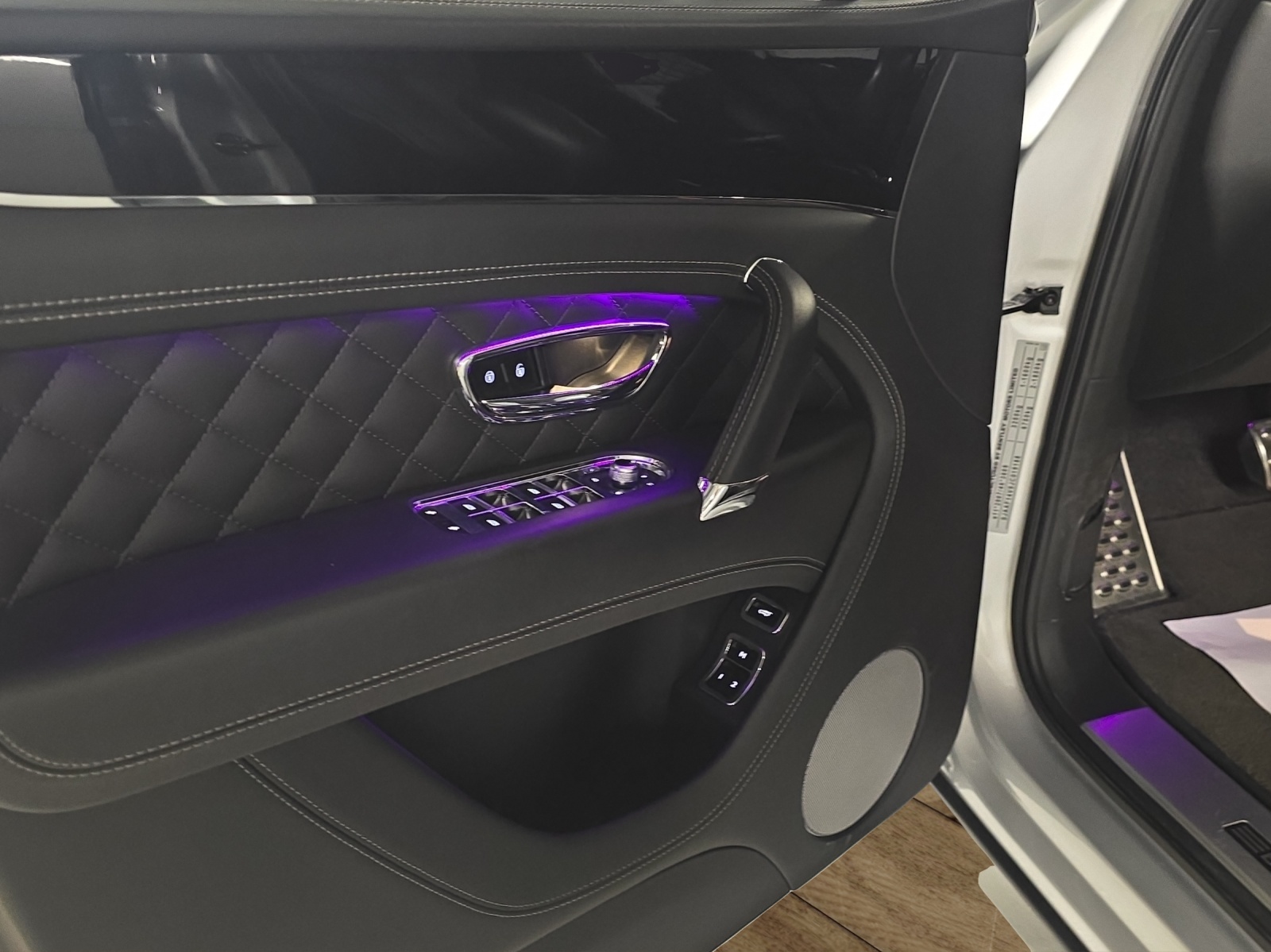 BENTLEY Bentayga W12-image-21