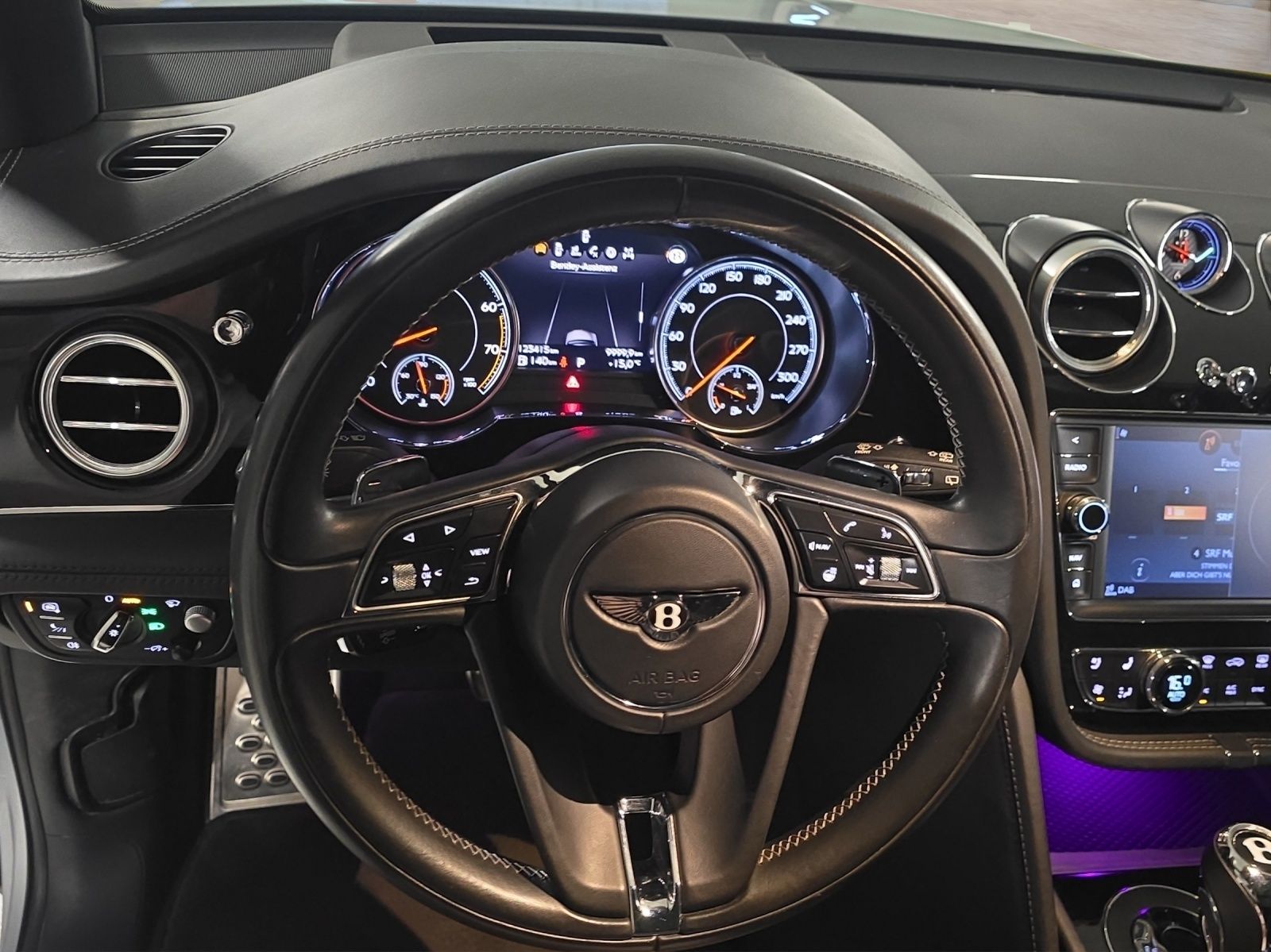 BENTLEY Bentayga W12-image-10
