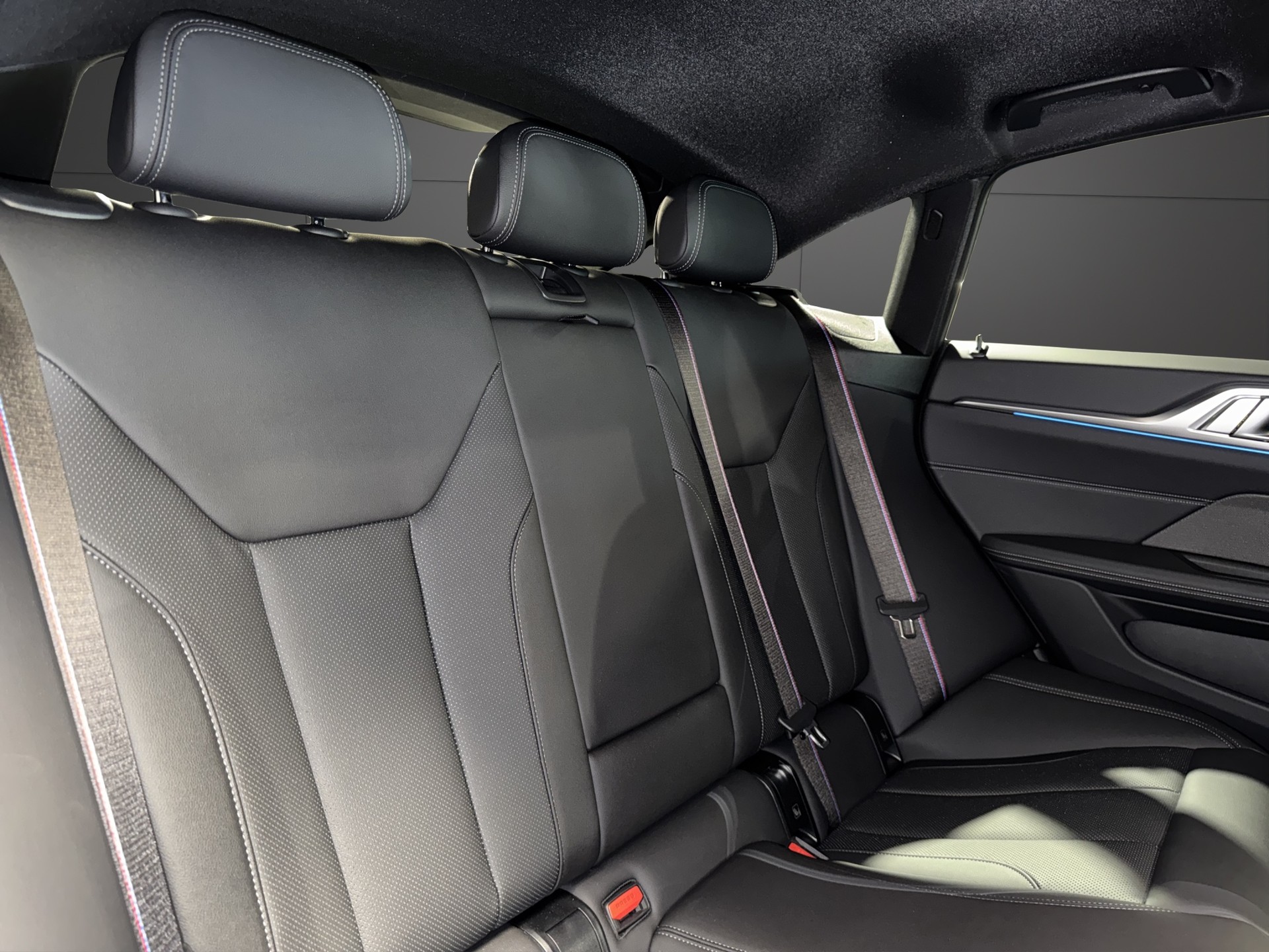 BMW i4 M60 xDrive-image-15