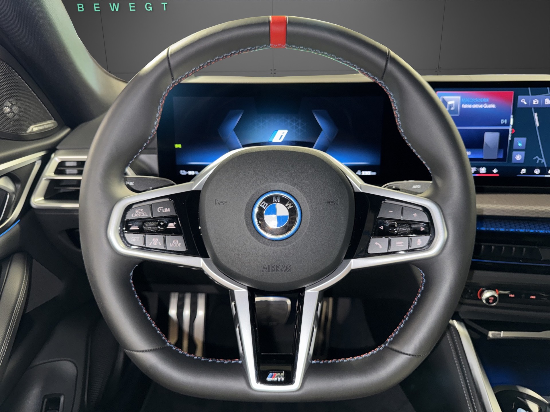 BMW i4 M60 xDrive-image-13