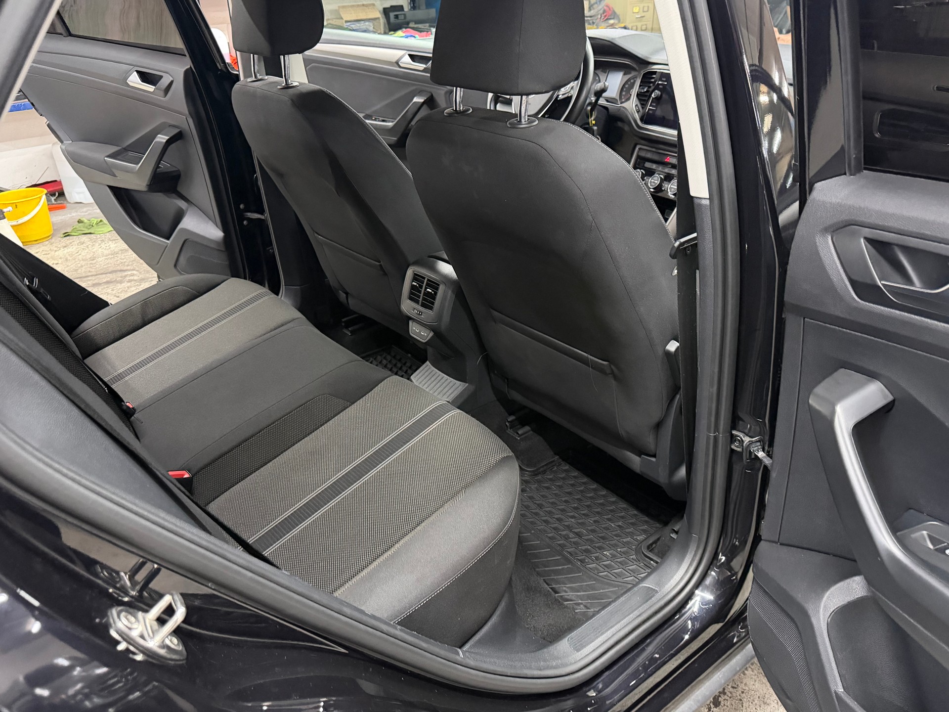 VW T-Roc 2.0 TDI SCR Advance DSG 4Motion-image-10