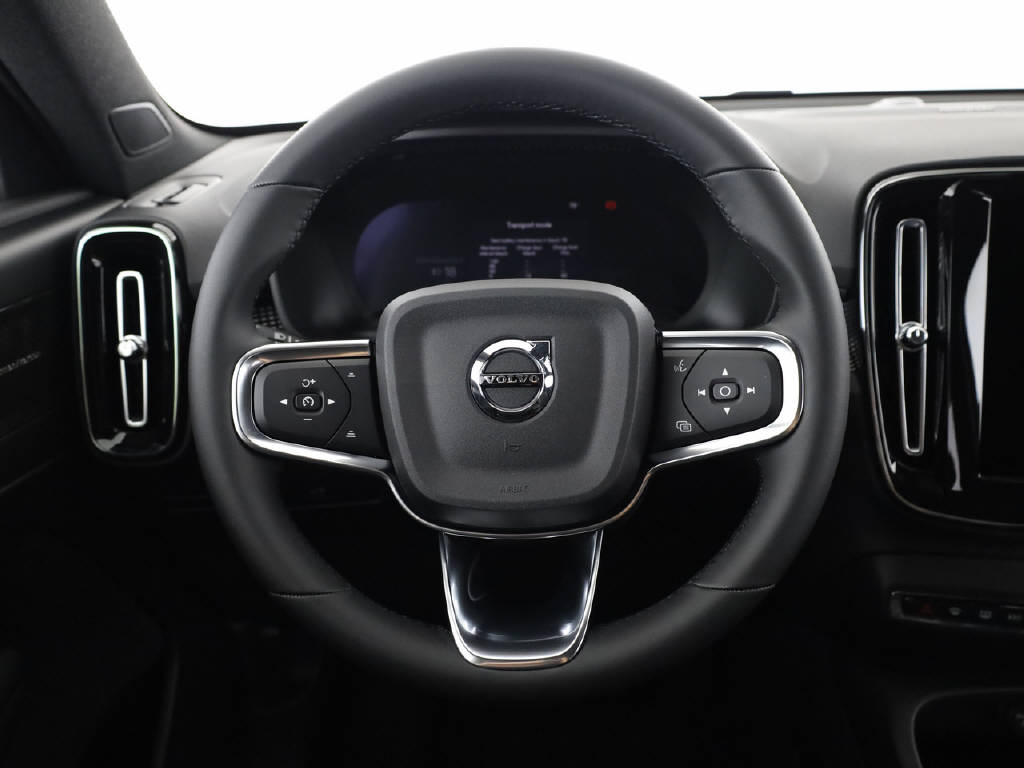 VOLVO EX40 Twin Ultra AWD XCENTRIC-image-27