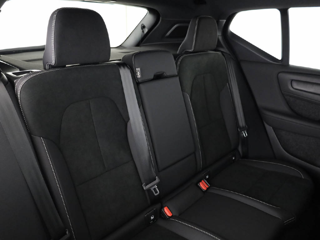 VOLVO EX40 Twin Ultra AWD XCENTRIC-image-3