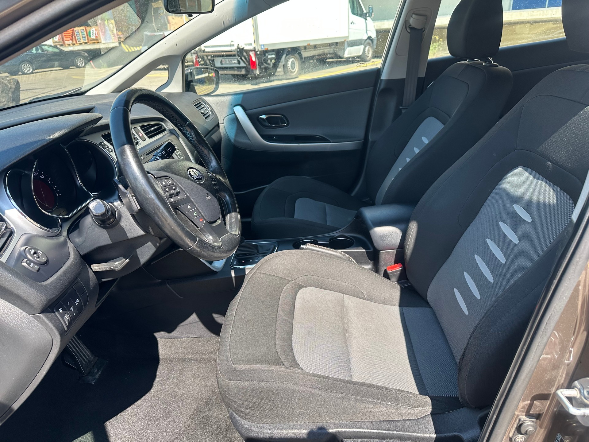 KIA Cee'd 1.6 GDi Trend DCT-image-7