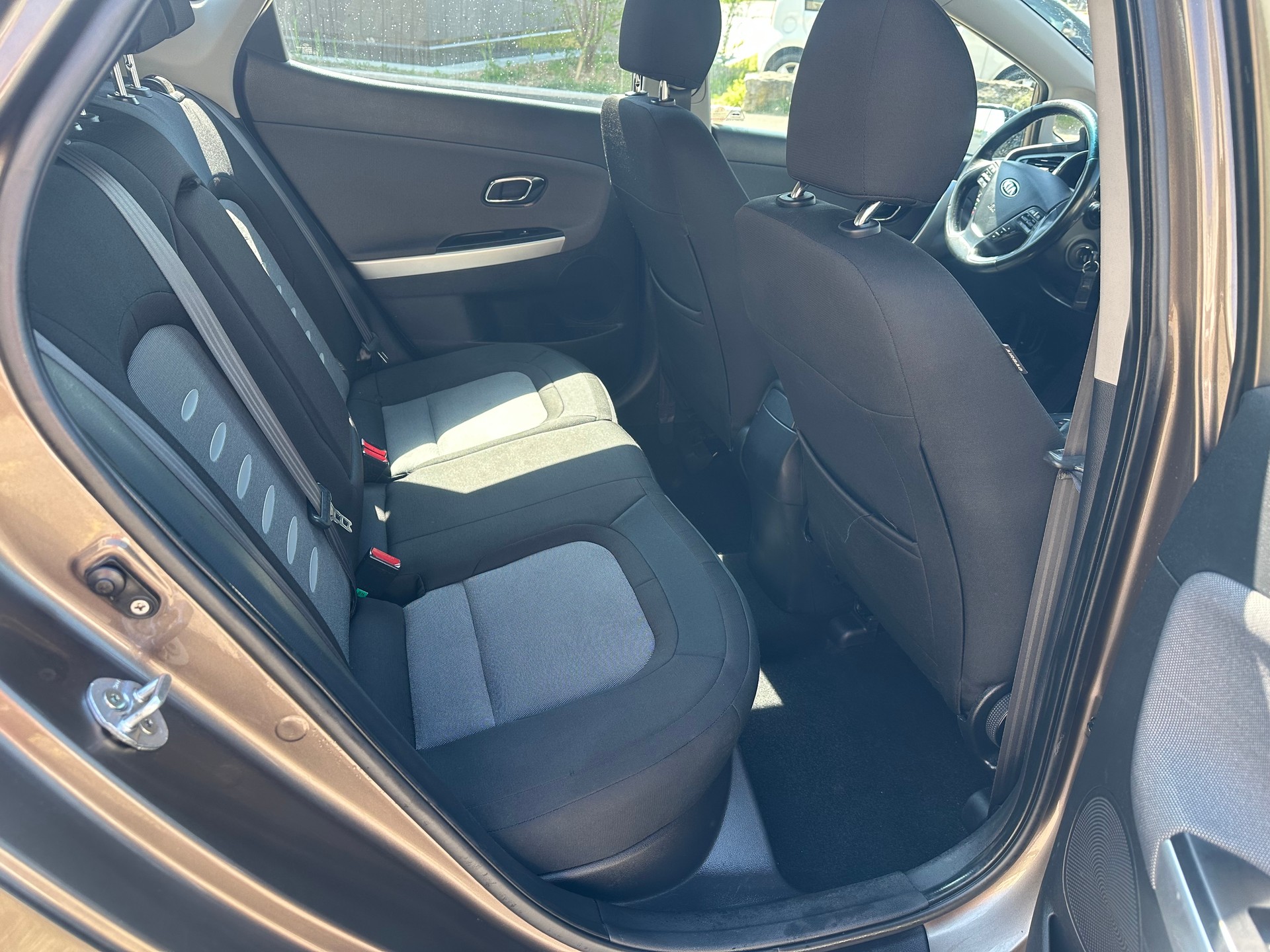 KIA Cee'd 1.6 GDi Trend DCT-image-10