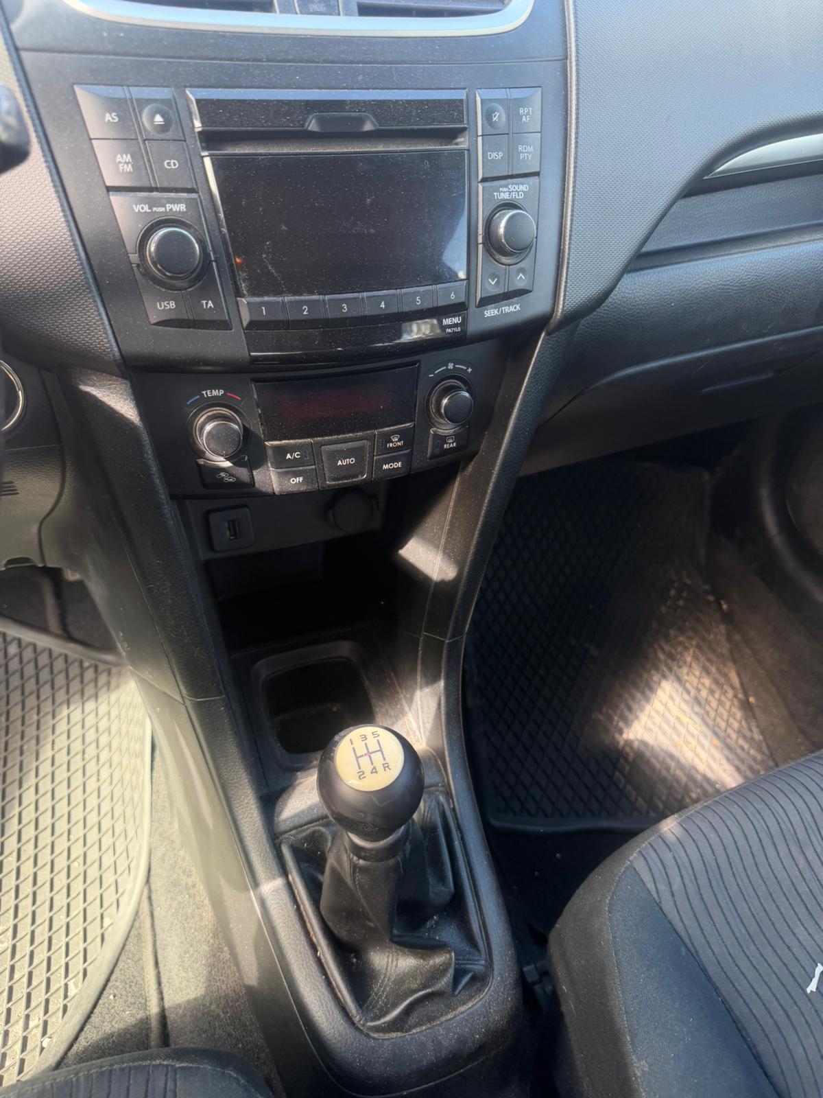 SUZUKI Swift 1.2i 16V GL 4x4-image-5