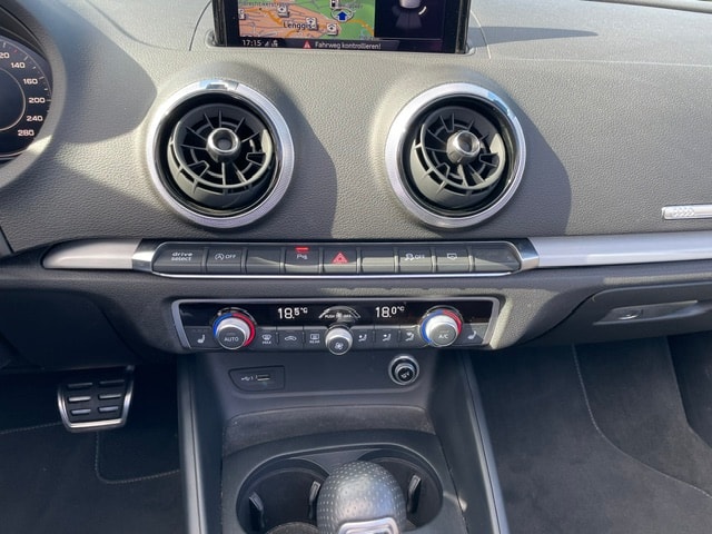AUDI A3 Cabriolet 35 TFSI Sport Attraction S-tronic-image-10