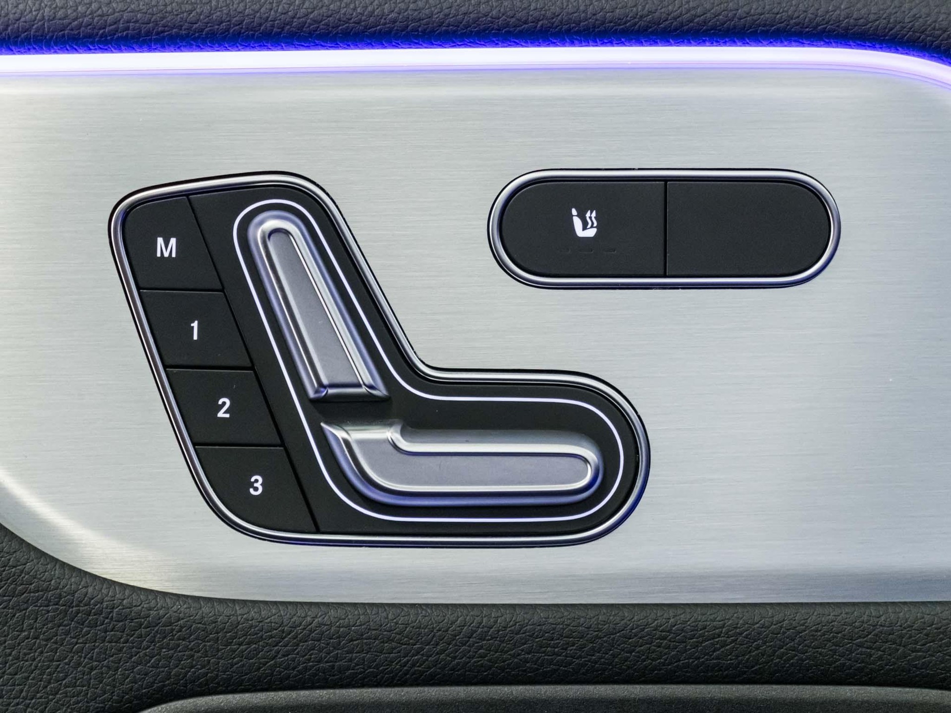 MERCEDES-BENZ GLA 220 d 4MATIC-image-12
