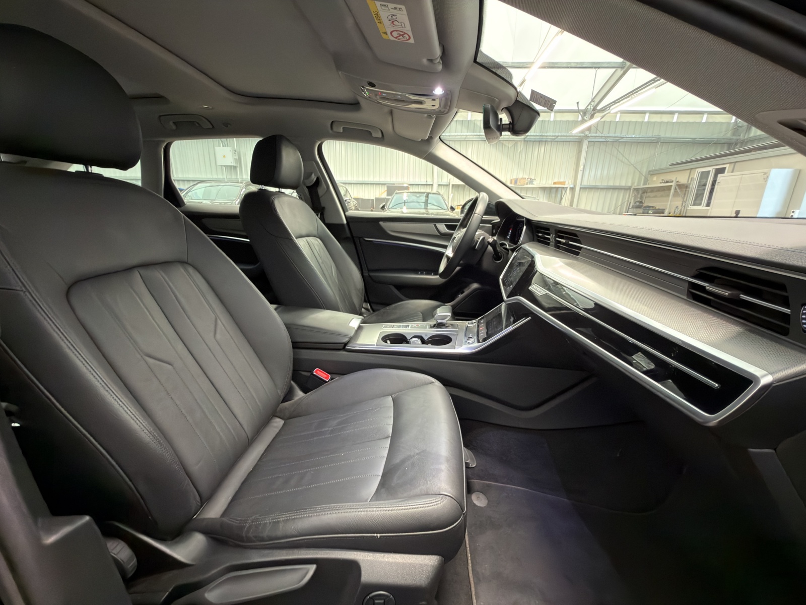 AUDI A6 Avant 50 TDI Design quattro tiptronic - Anhängevorrichtung - Panoramadach - Lederausstattung - Matrix-LED-image-12