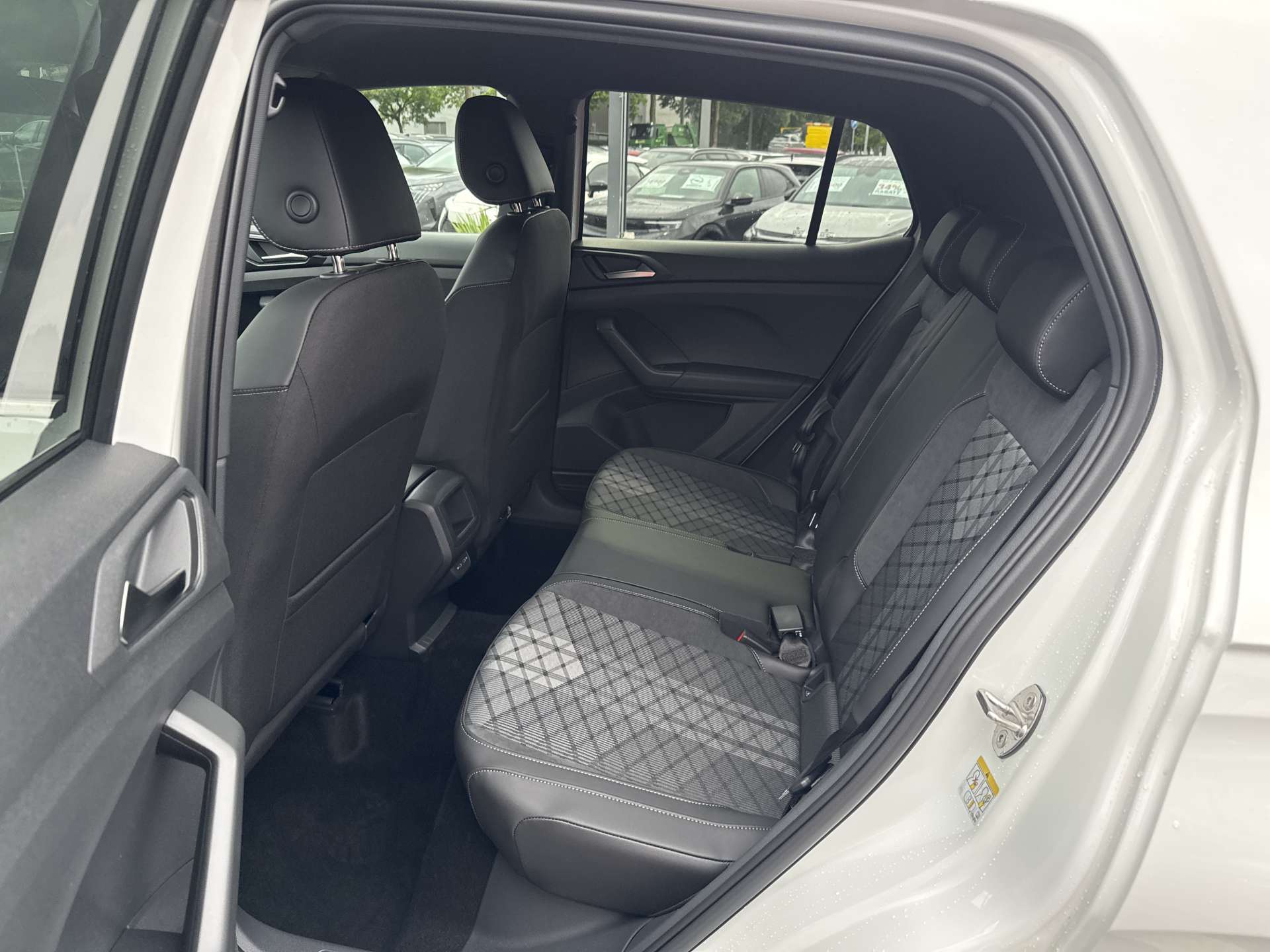 VW T-Cross 1.5 TSi EVO ACT R-Line DSG-Automat-image-6