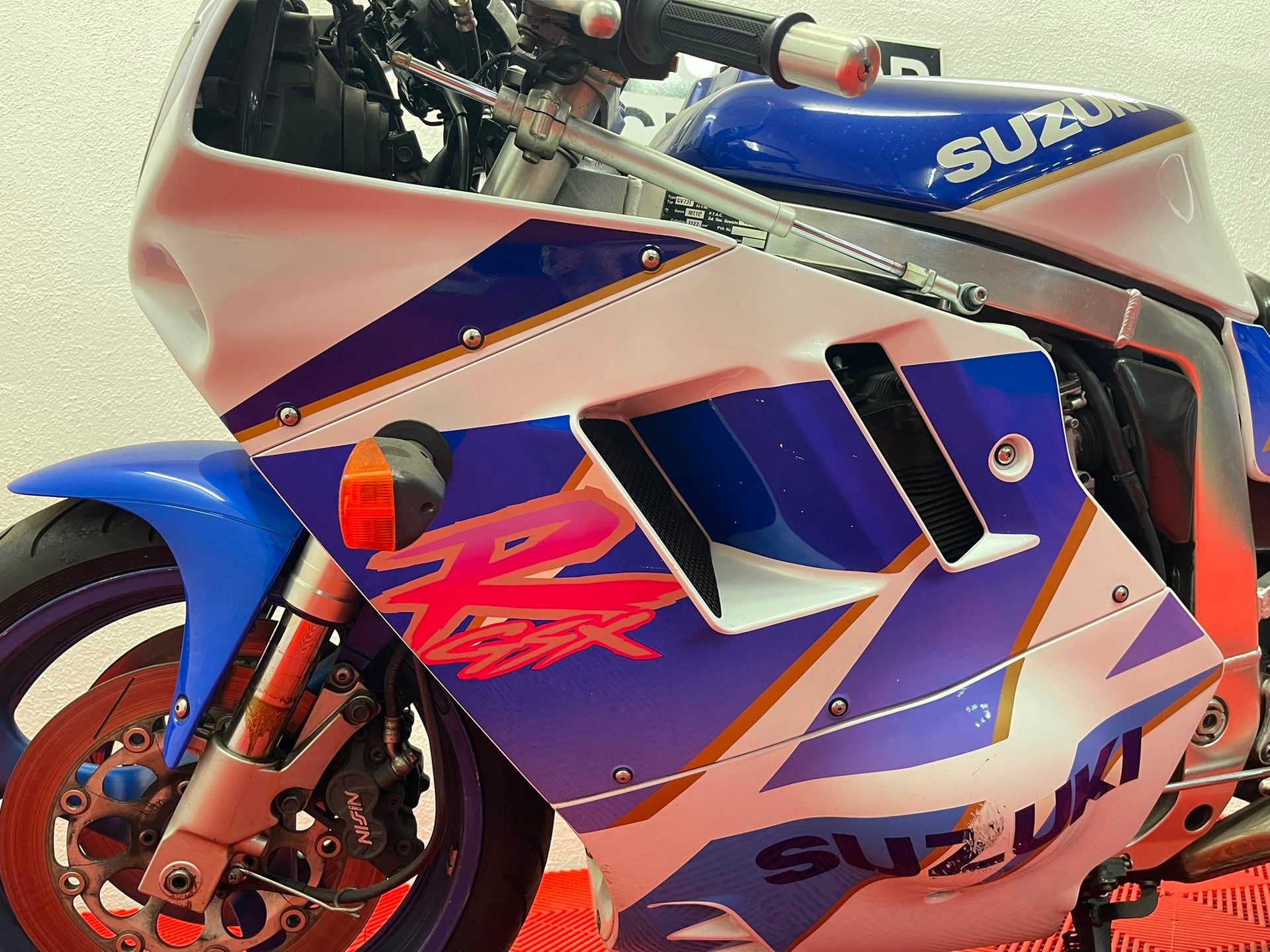 SUZUKI GSX-R 1100 M-image-4