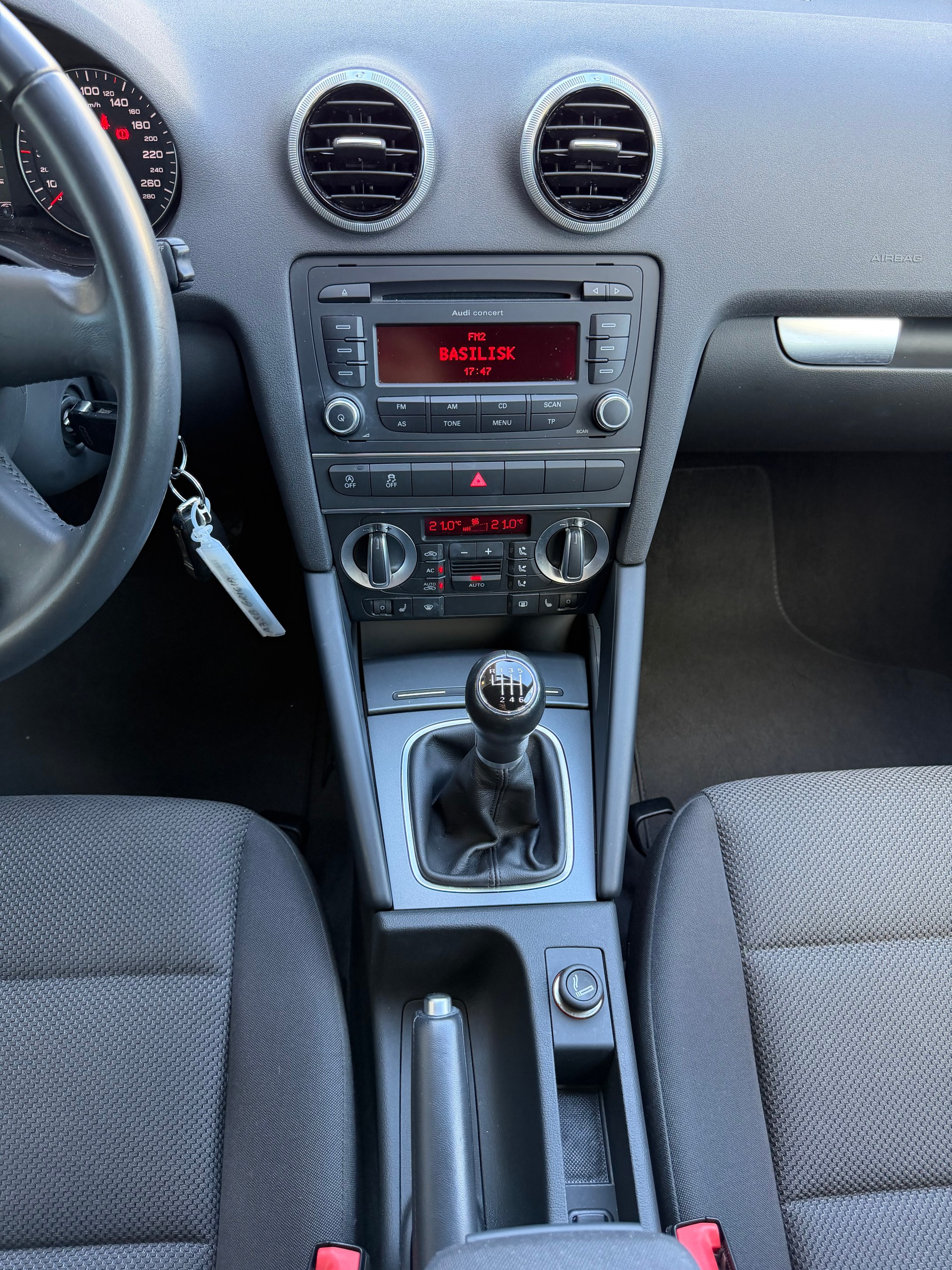 AUDI A3 Sportback 1.4 T FSI Attraction-image-16