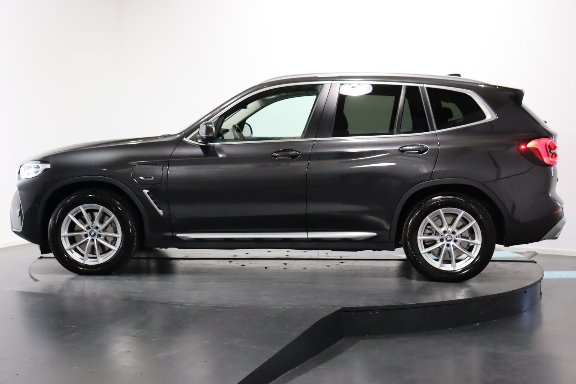 BMW X3 30e xDrive SAG-image-2