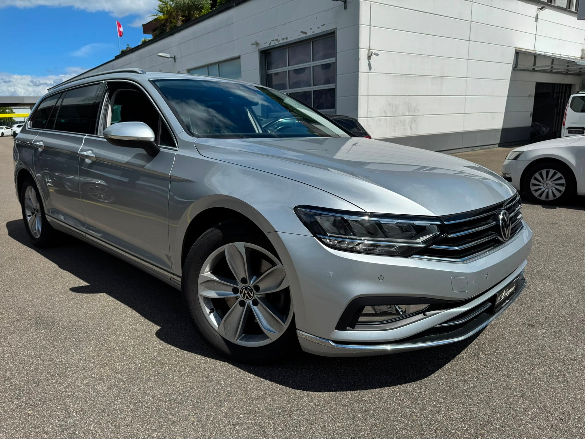 VW Passat 2.0 TDI BMT Elegance 4Motion DSG-image-2