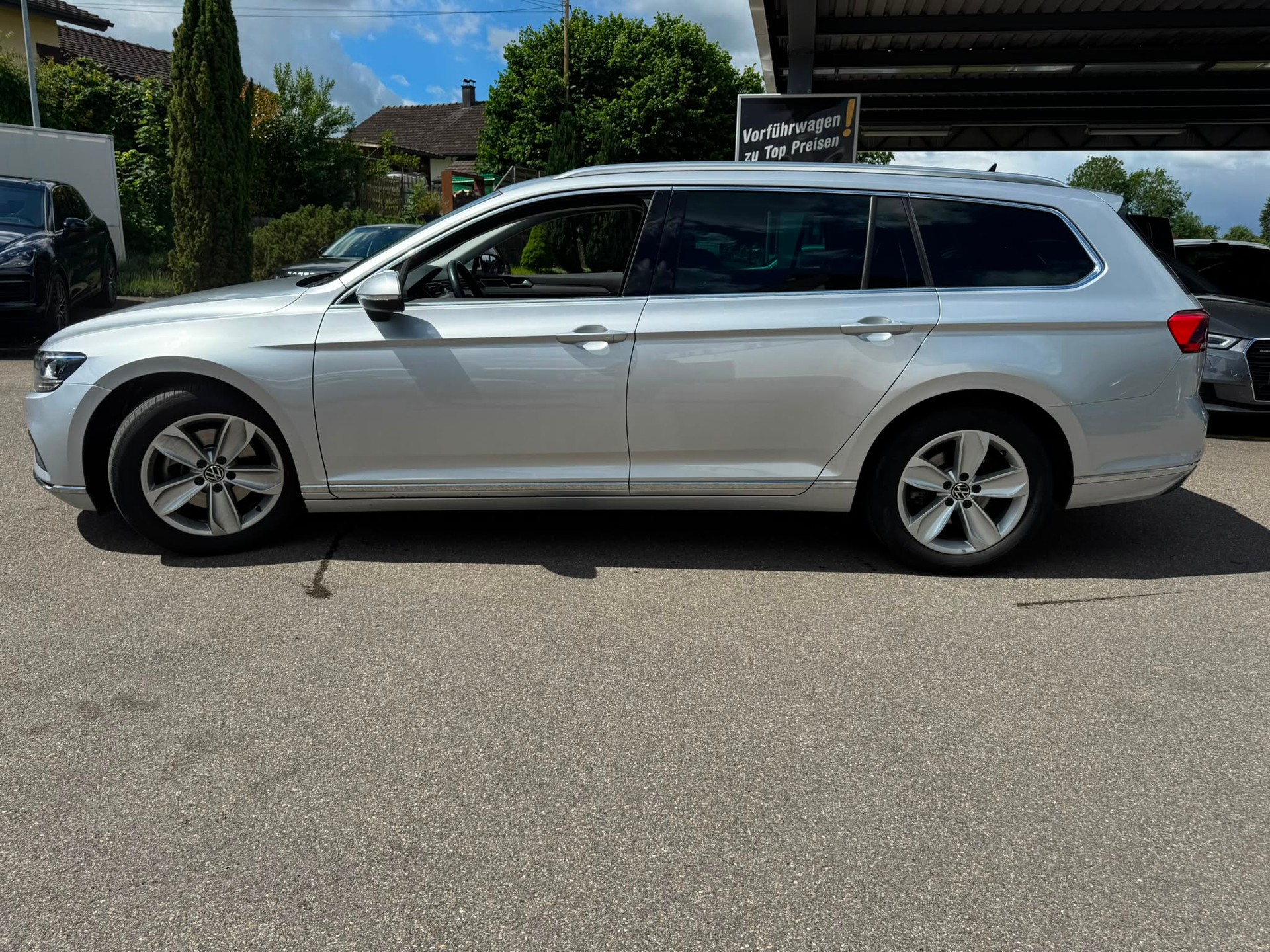 VW Passat 2.0 TDI BMT Elegance 4Motion DSG-image-3