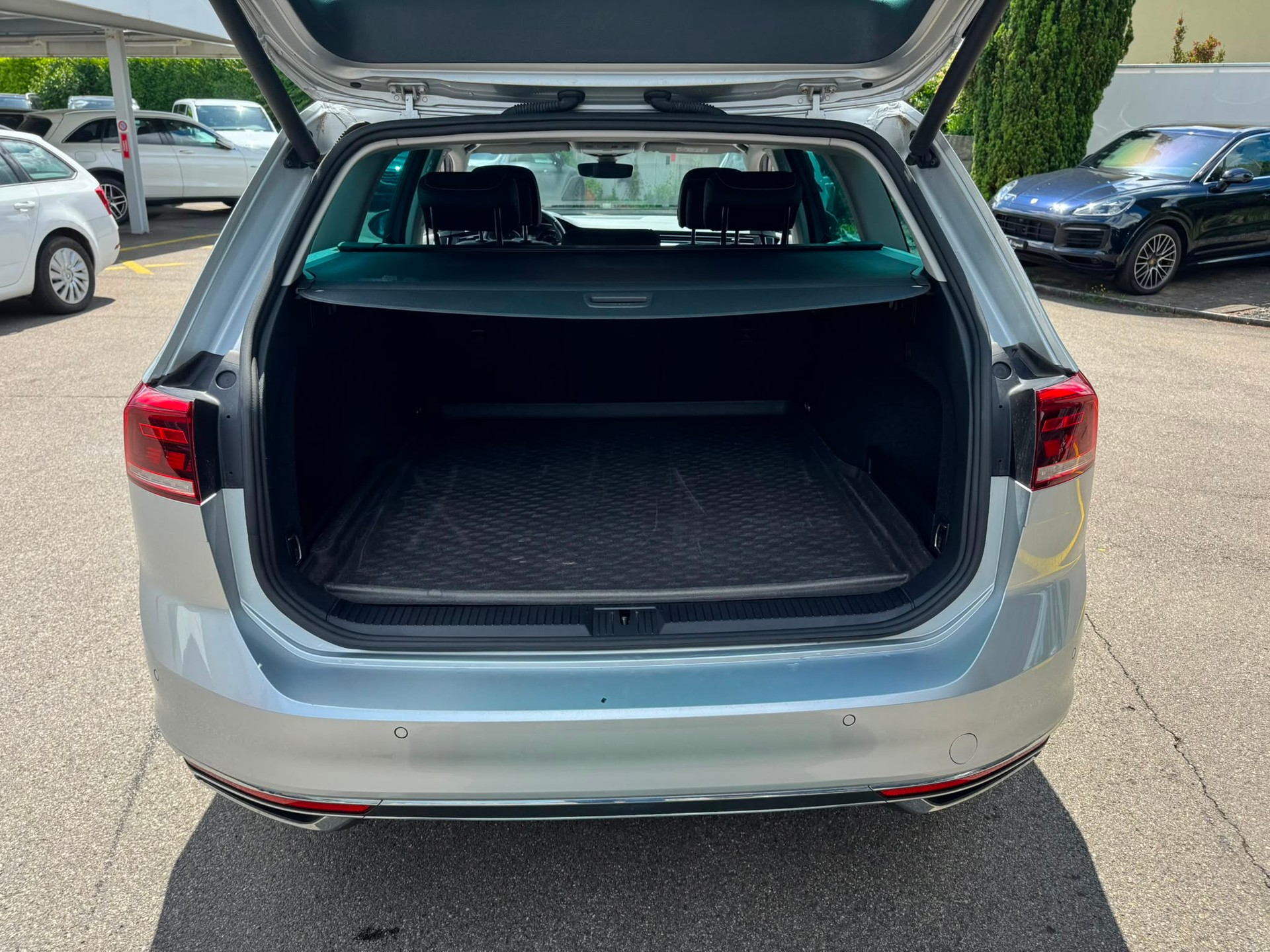 VW Passat 2.0 TDI BMT Elegance 4Motion DSG-image-7
