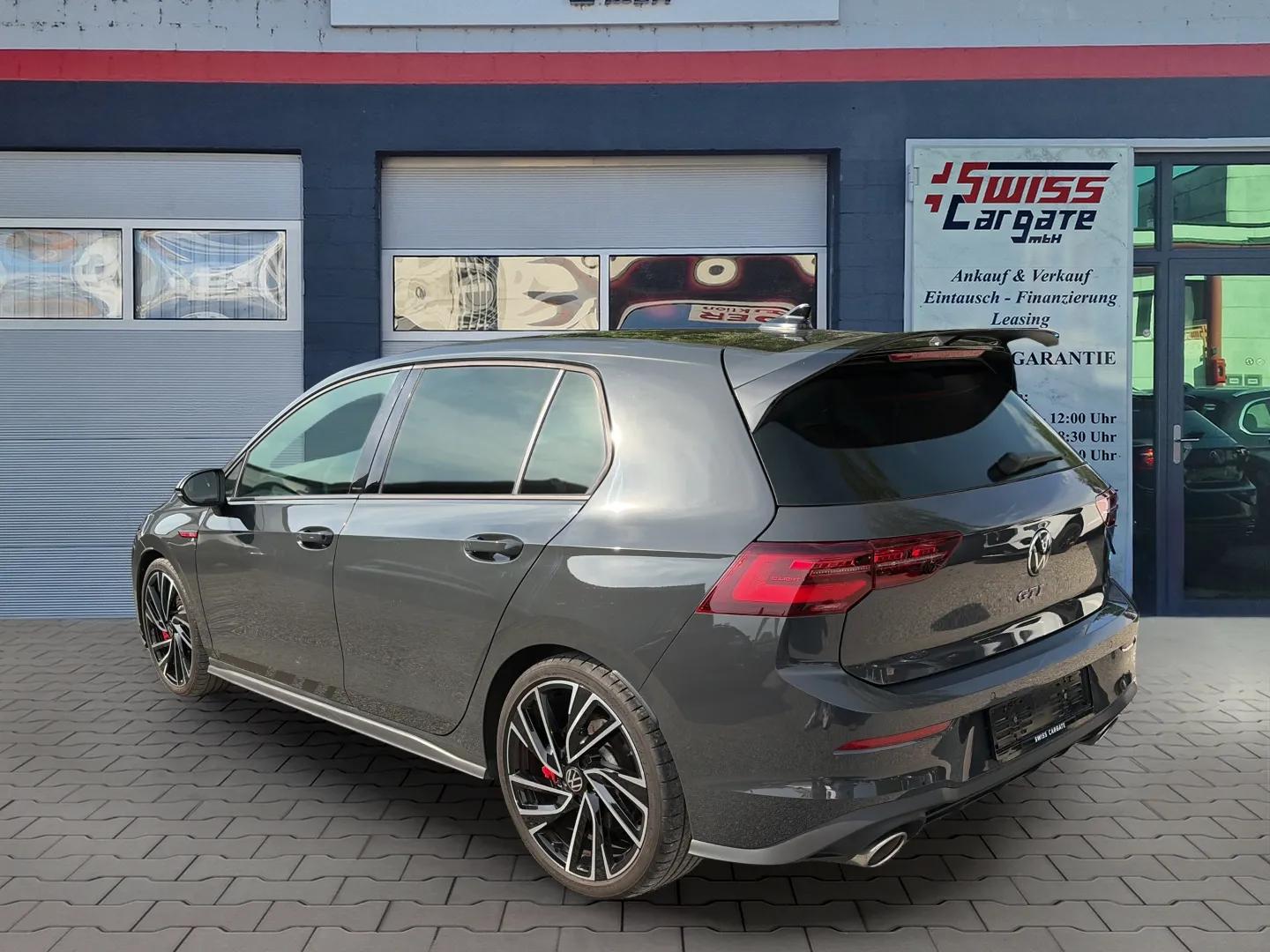 VW Golf 2.0 TSI GTI Clubsport DSG Black Style mit Harman/Kardon Soundsystem & Rückfahrkamera + kompl. Winterräder-image-5