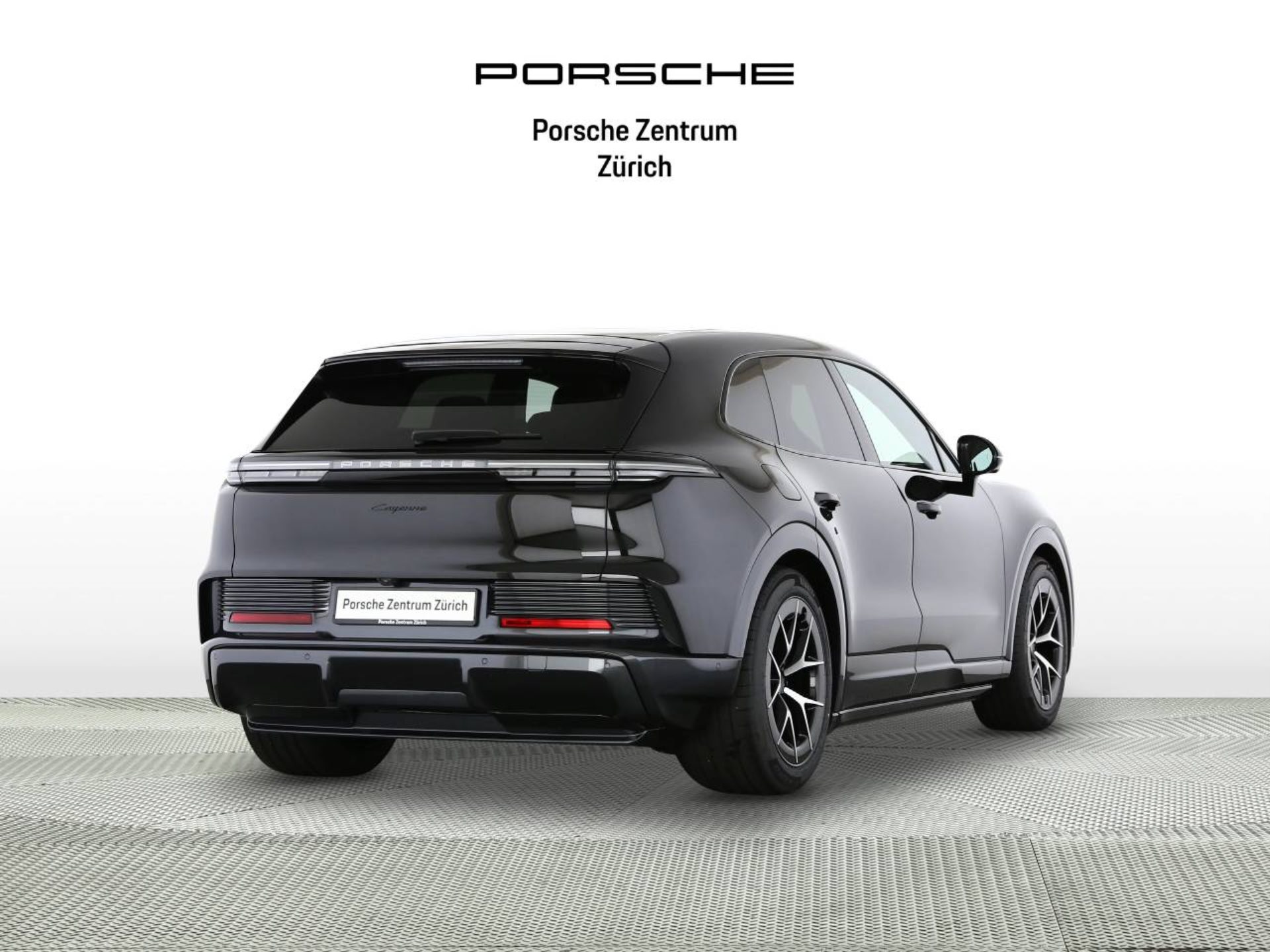 PORSCHE Cayenne Electric-image-2